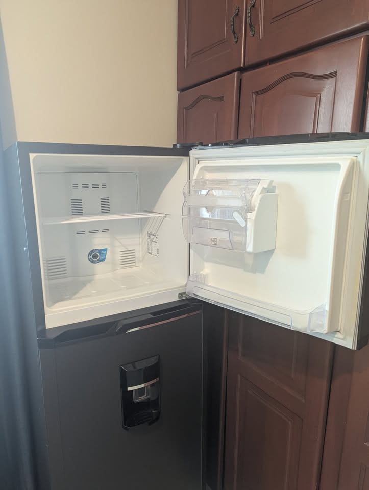 electrodomesticos - Vendo Nevera Cetron 22” congelador arriba (“Top fr 2