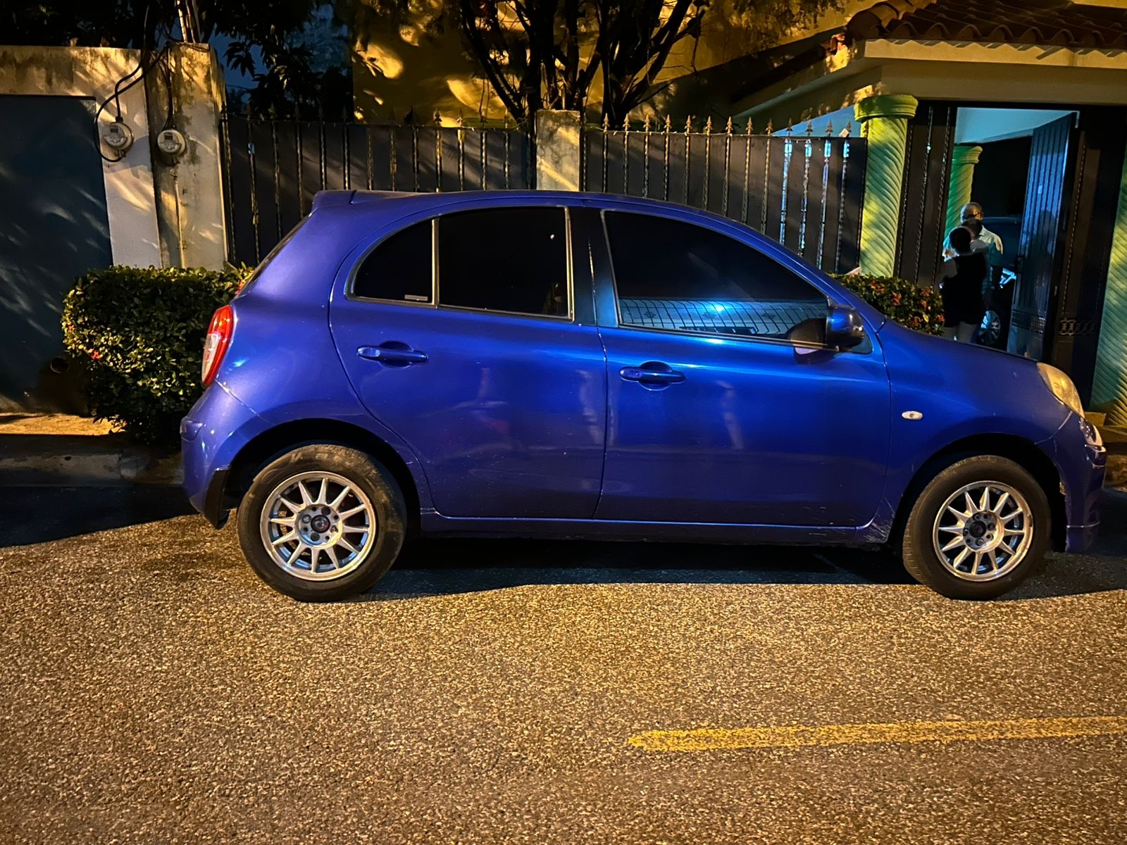 carros - Se vende Nissan march 2014 1