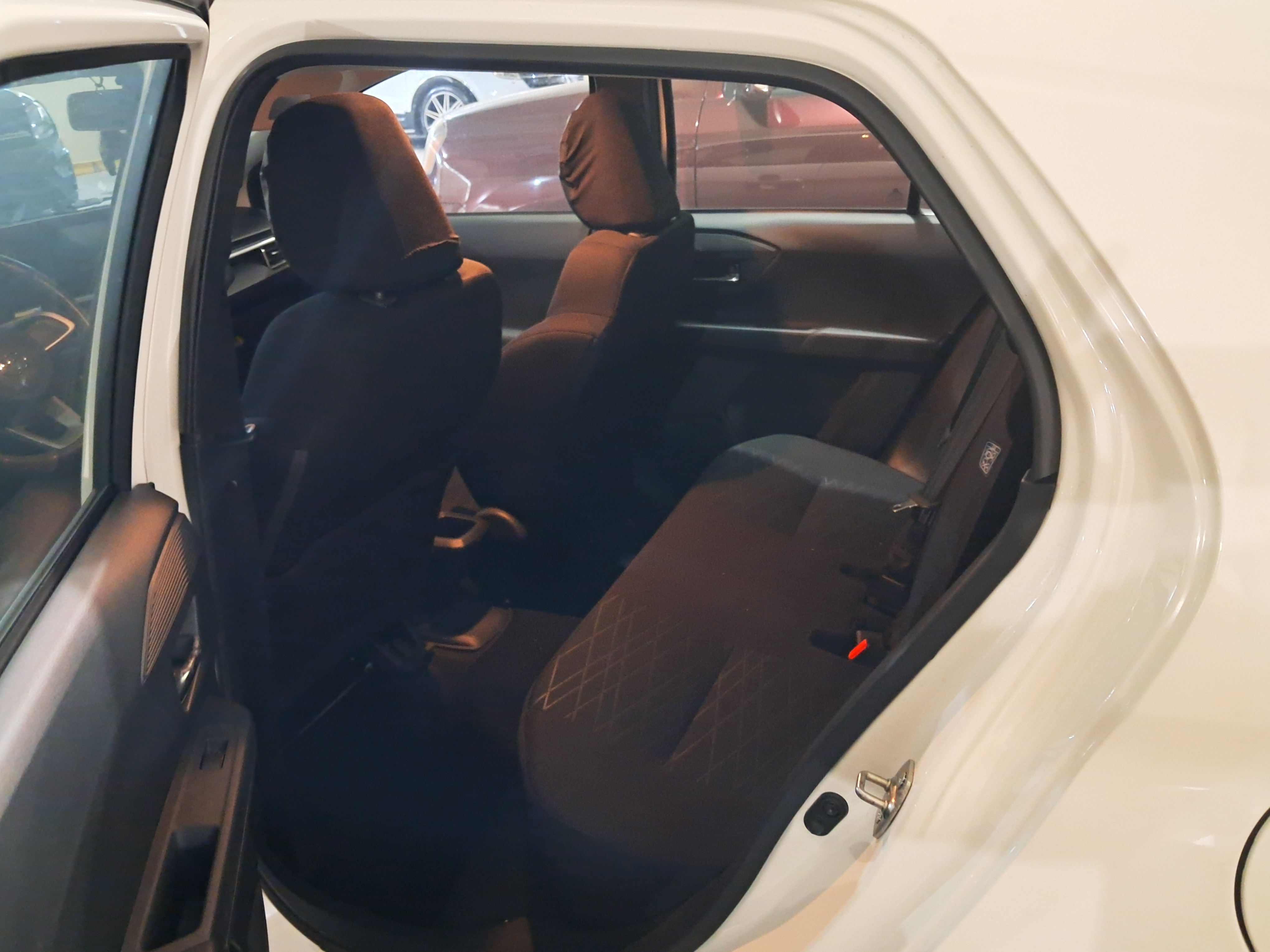 carros - Toyota Agya 2024 7