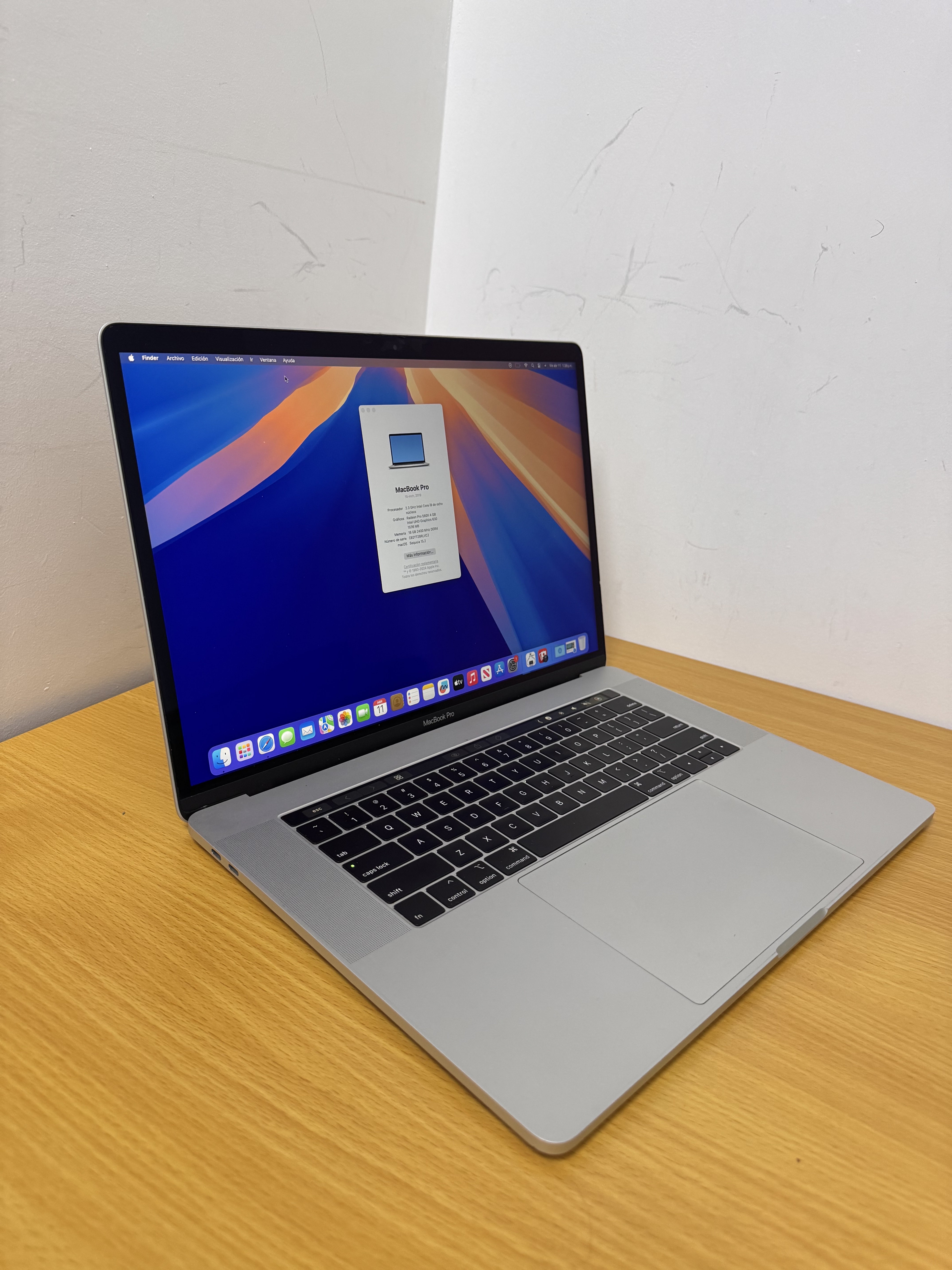 computadoras y laptops - MacBook Pro 15-inch 2019 i9 Doble Tarjeta Gráfica 3