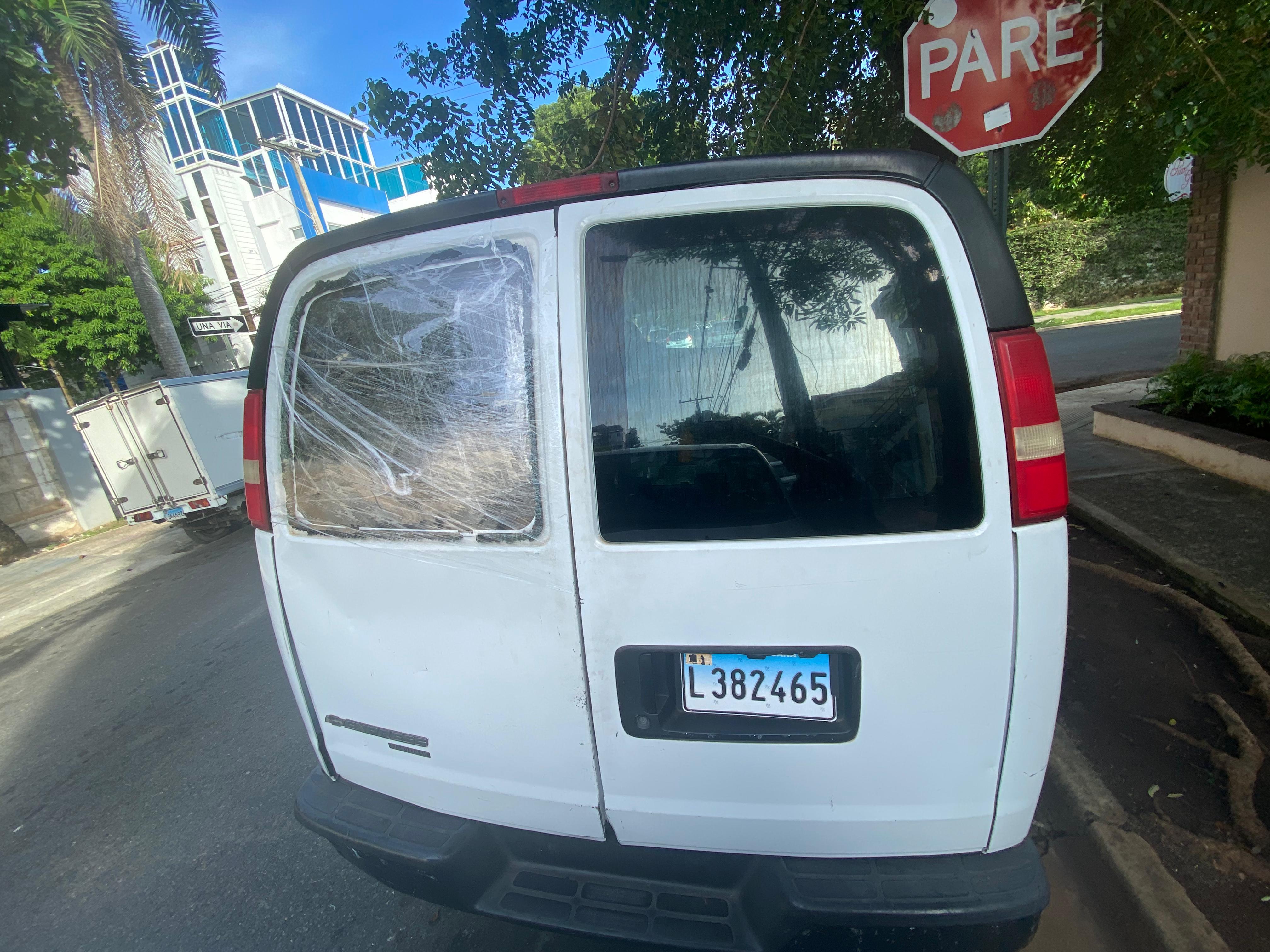 otros vehiculos - Vendo Chevrolet Express - Financiamient Disponible 4