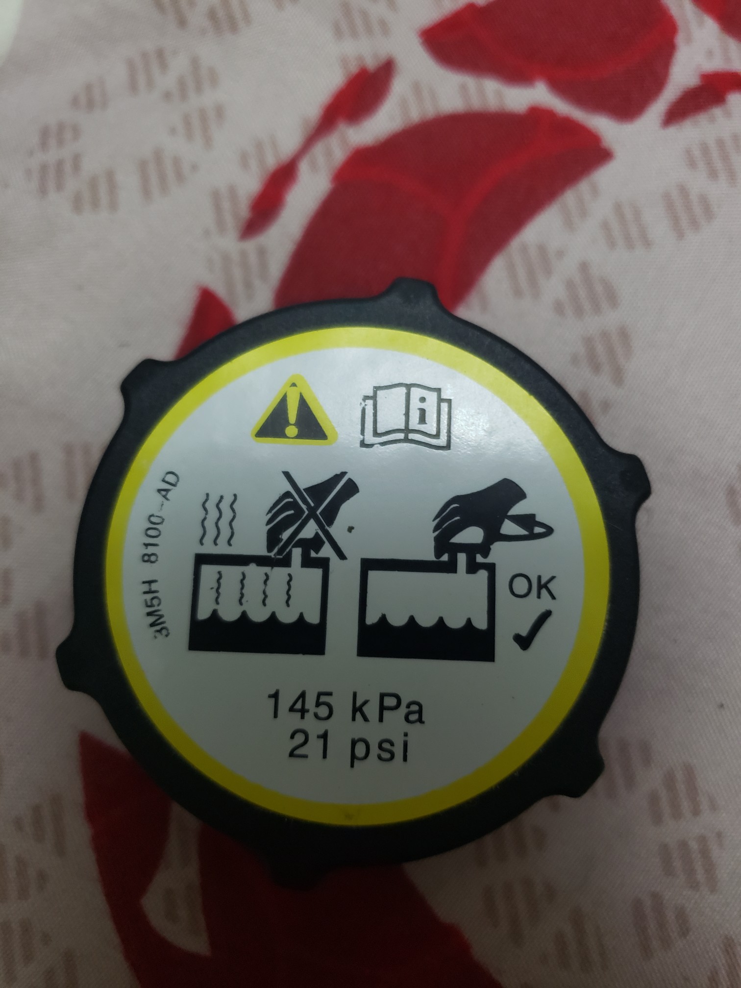 carros - Tapa de radiador LF50-15-205 
Para Mazda 3 Ford  2