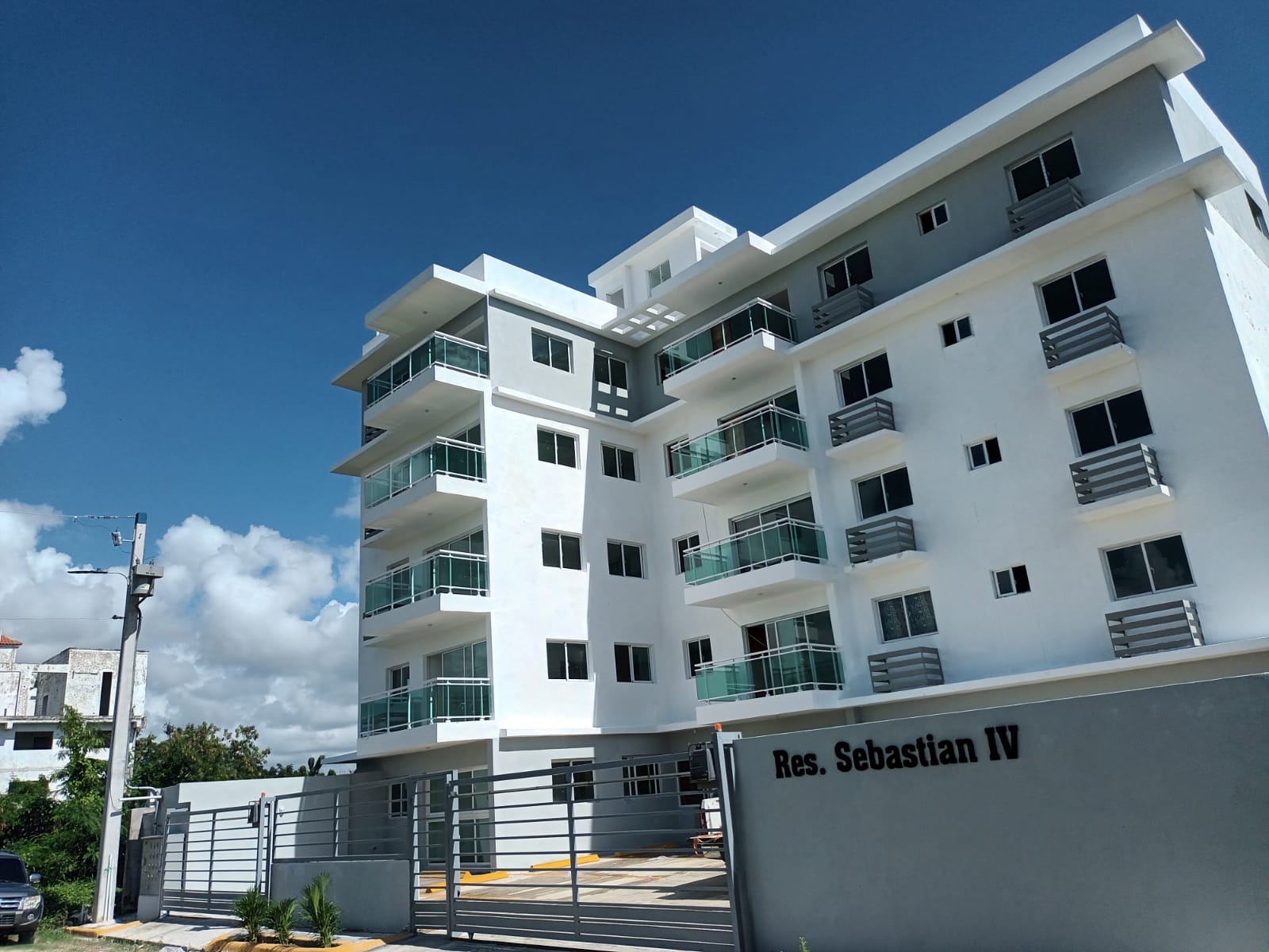 apartamentos - Apartamento en Venta de 3 Habitaciones en Santo Domingo Este  0