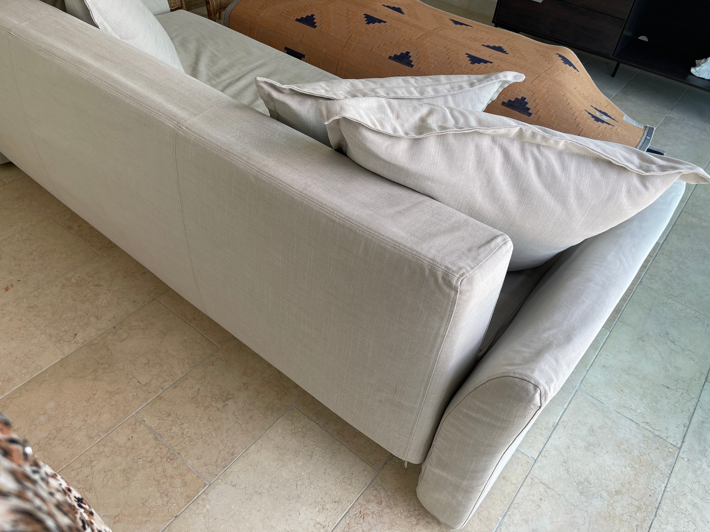 muebles y colchones - Sofa cama con gaveta para guardar las almohadas, sabanas  y cobijas 5