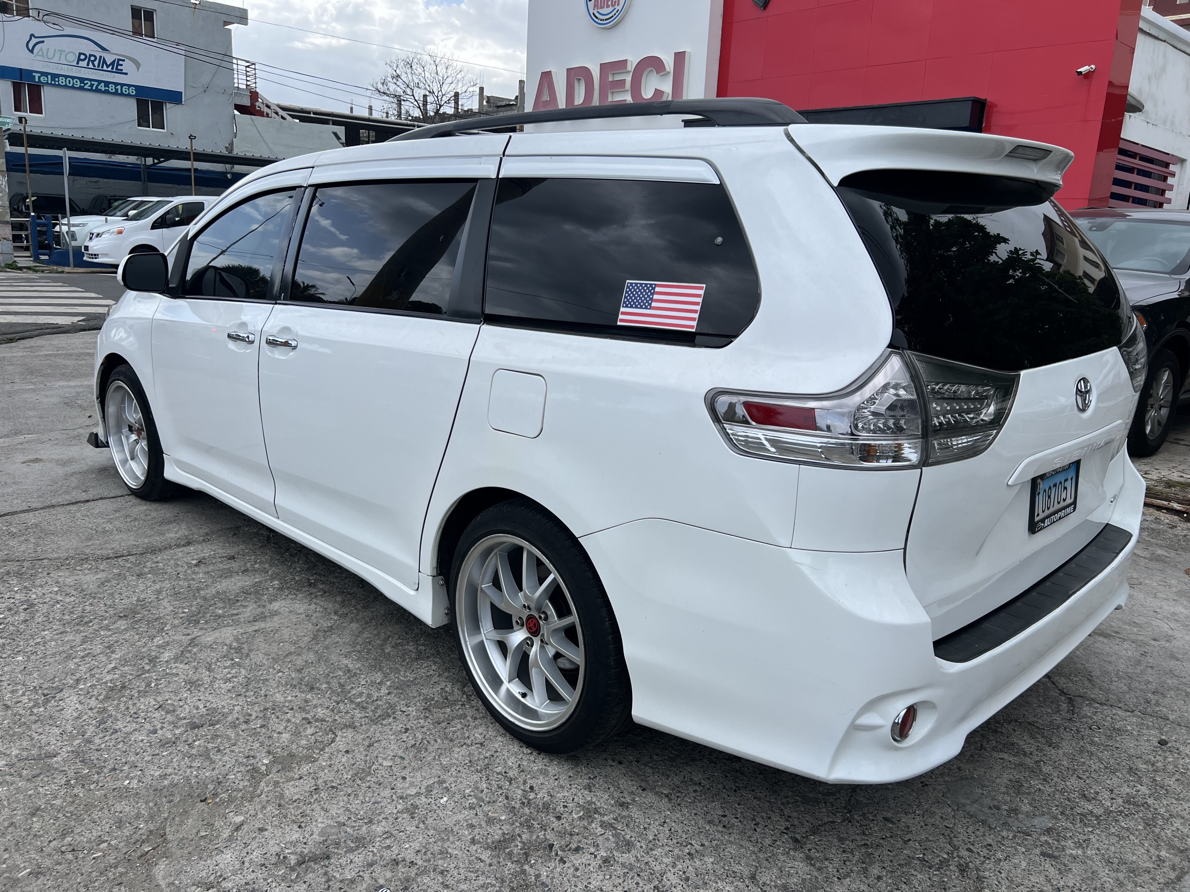 jeepetas y camionetas - Toyota Sienna 2014 5