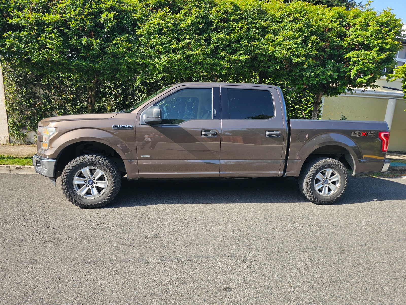 jeepetas y camionetas - FORD F150 2015 XLT ECOBOOST 0