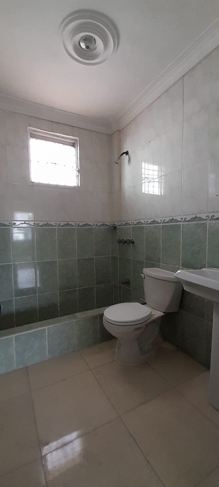 apartamentos - Vendo apartamento en 3er nivel de Alma Rosa I 8