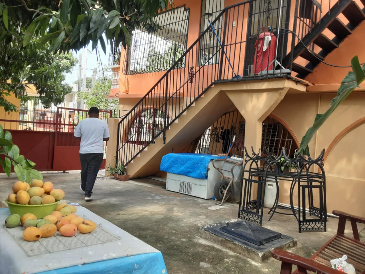 casas - SE VENDE CADA DE 2 NIVELES + 2 SOLARES EN NIGUA 1