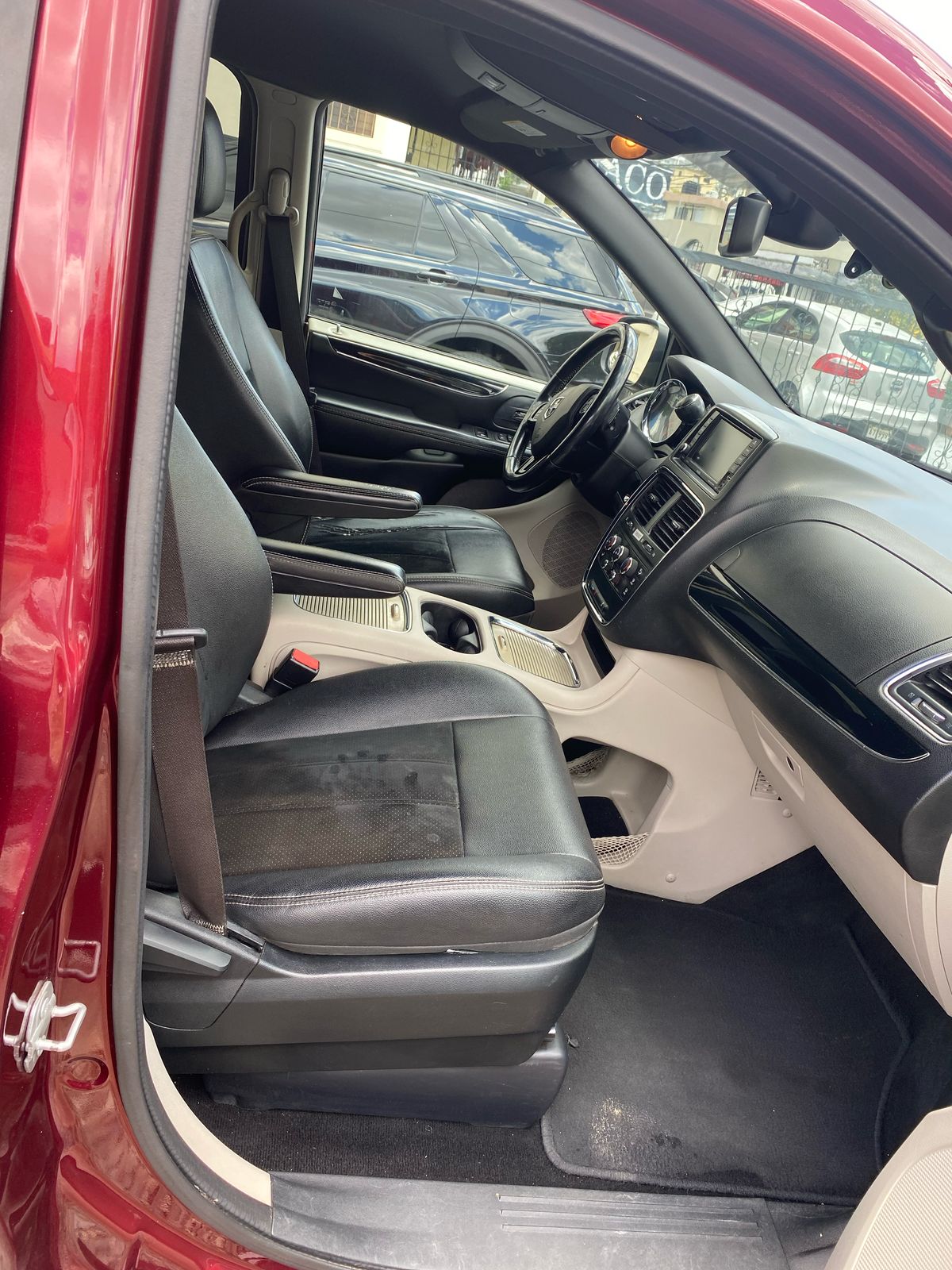 jeepetas y camionetas - DODGE GRAND CARAVAN SXT 2018 9