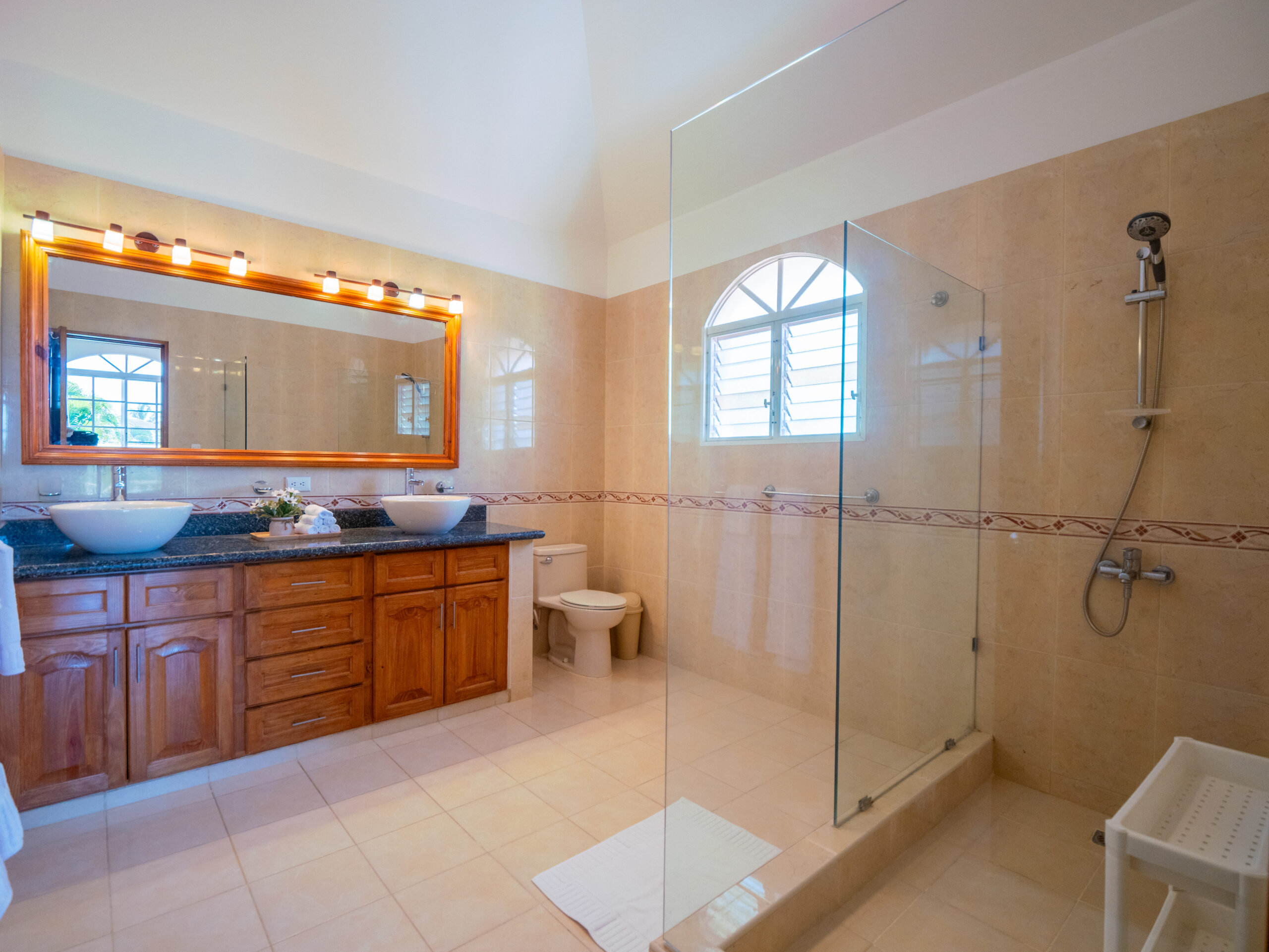 casas vacacionales y villas - 🏡 Villa Exclusiva de 3 Habitaciones y 2.5 Baños  1