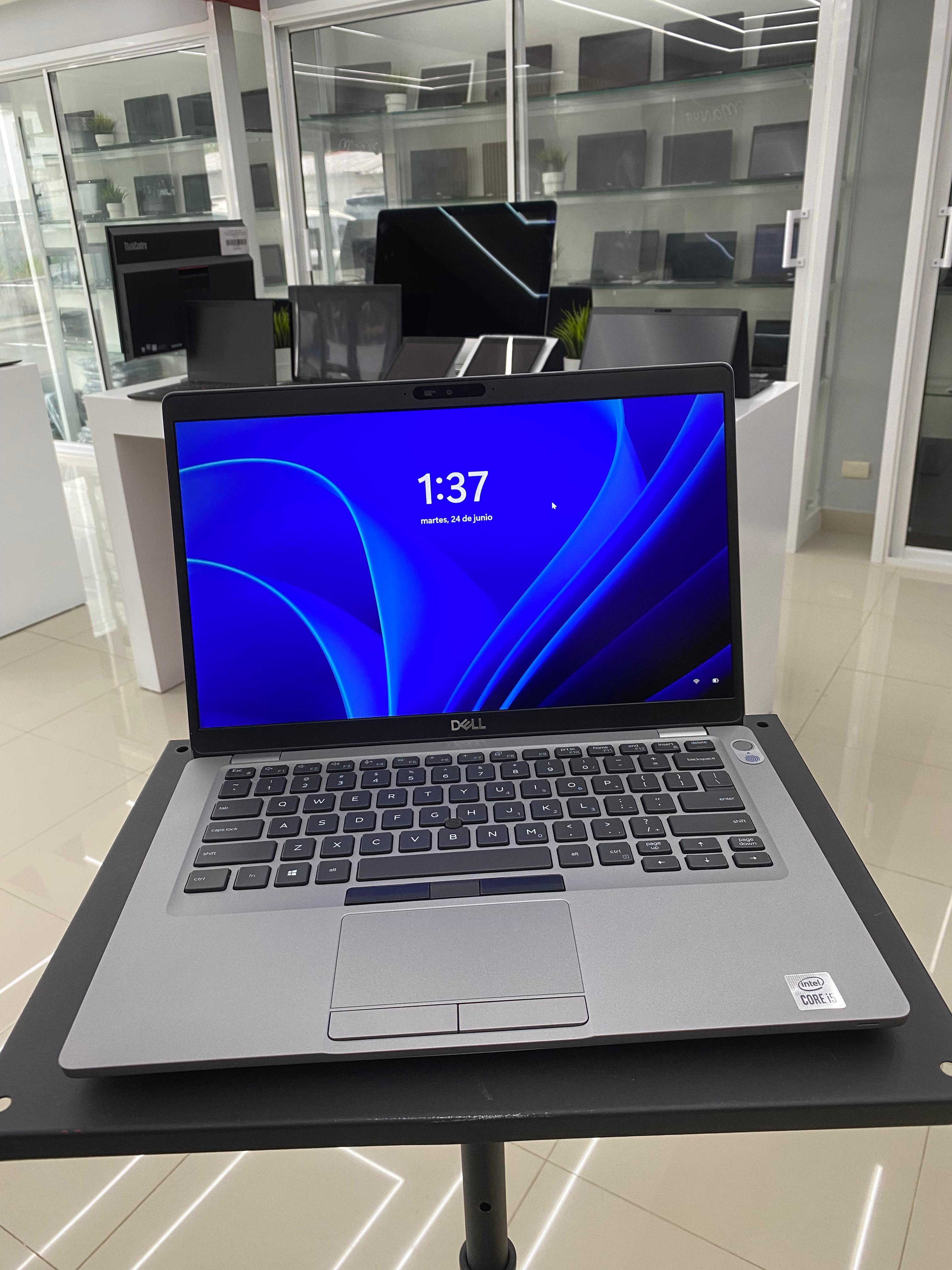 computadoras y laptops - Laptop Dell Latitude E7400 2en1 core i5 8vaGen 13. 0