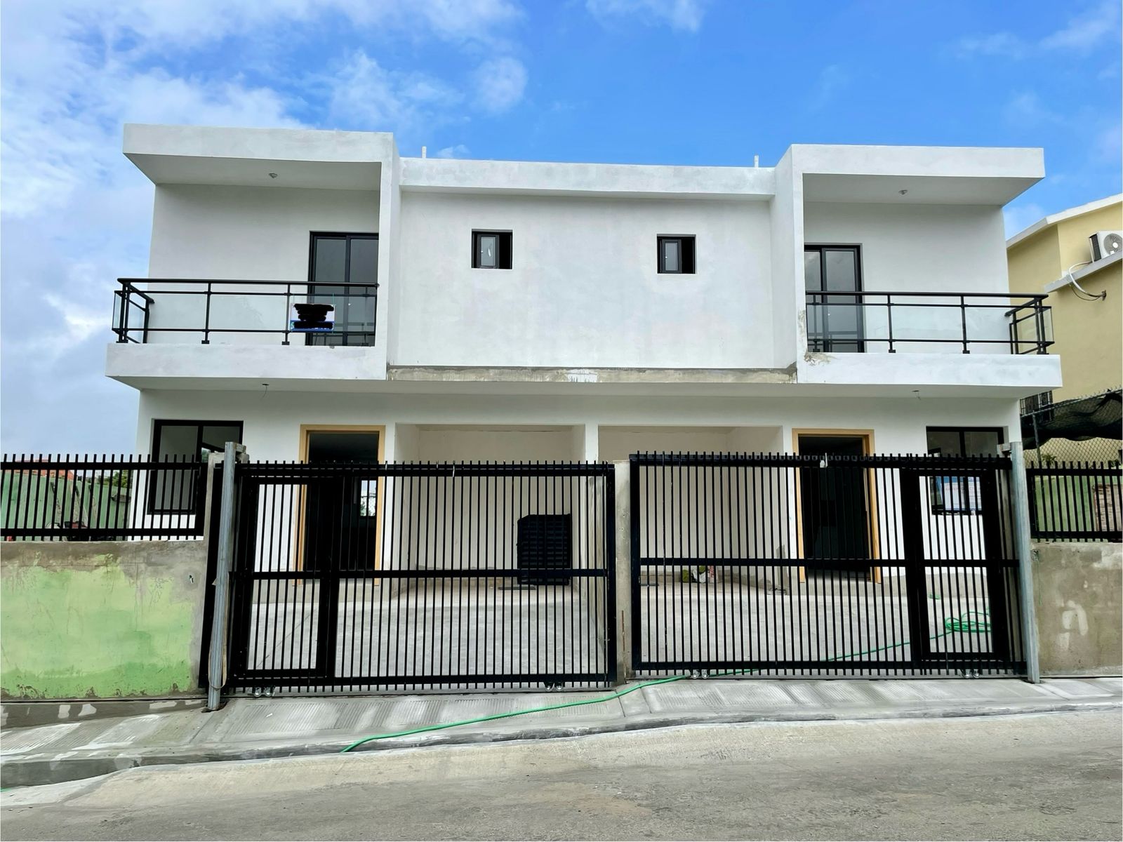 casas - CASA DÚPLEX EN LAS COLINAS, SANTIAGO.