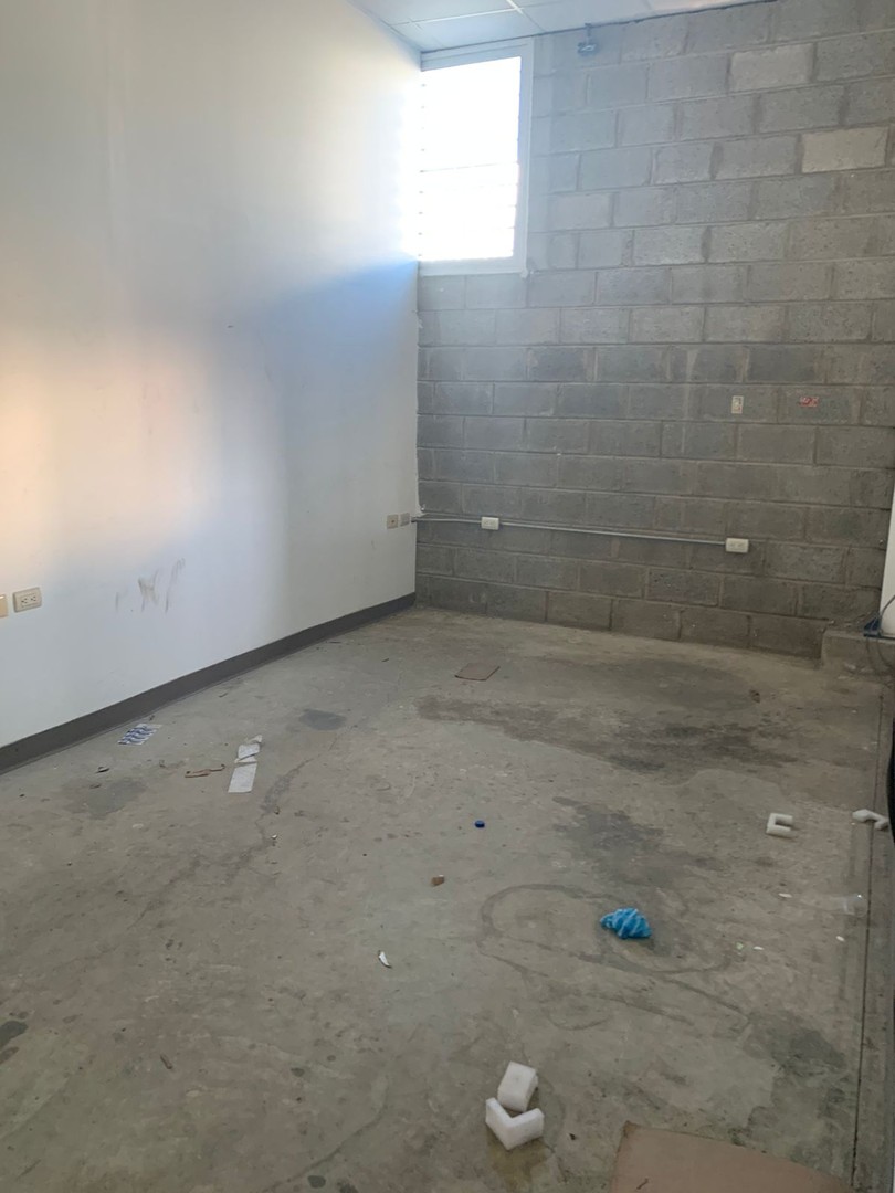 otros inmuebles - Alquilo Nave  500 mts en Aut. Joaquin Balaguer en santiago de los caballeros 3