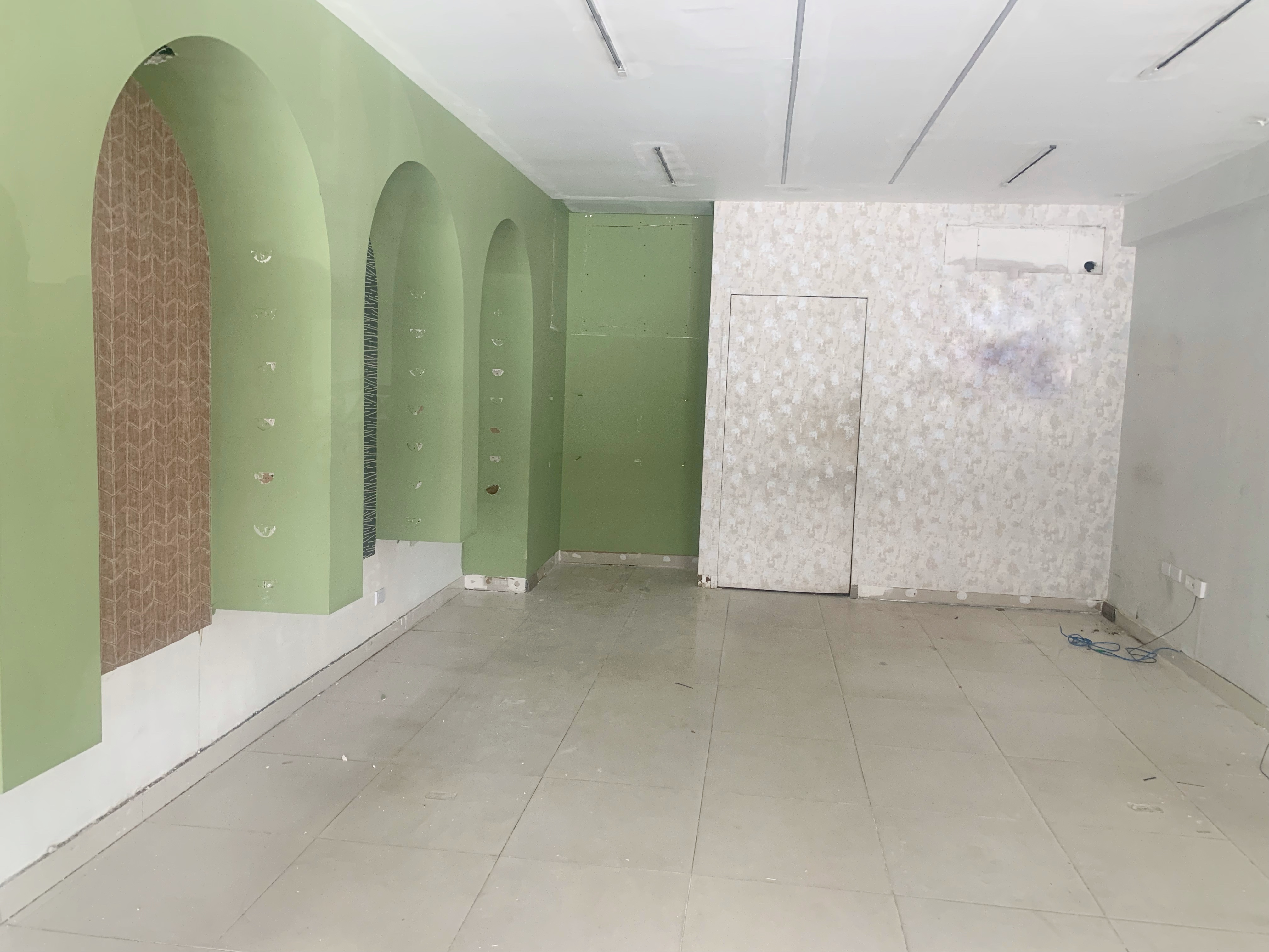 oficinas y locales comerciales - Local céntrico en Piantini 1