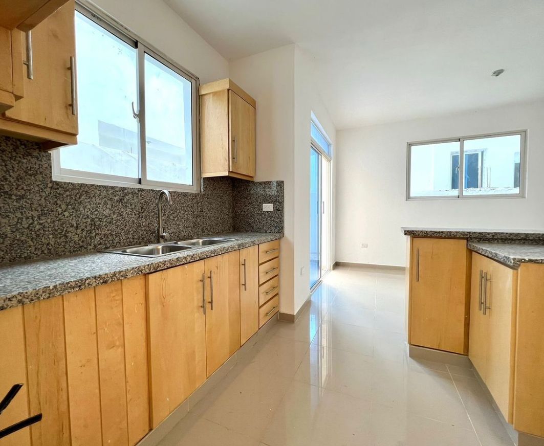 casas - Se rentan casas de dos niveles ubicadas en Prado oriental  2