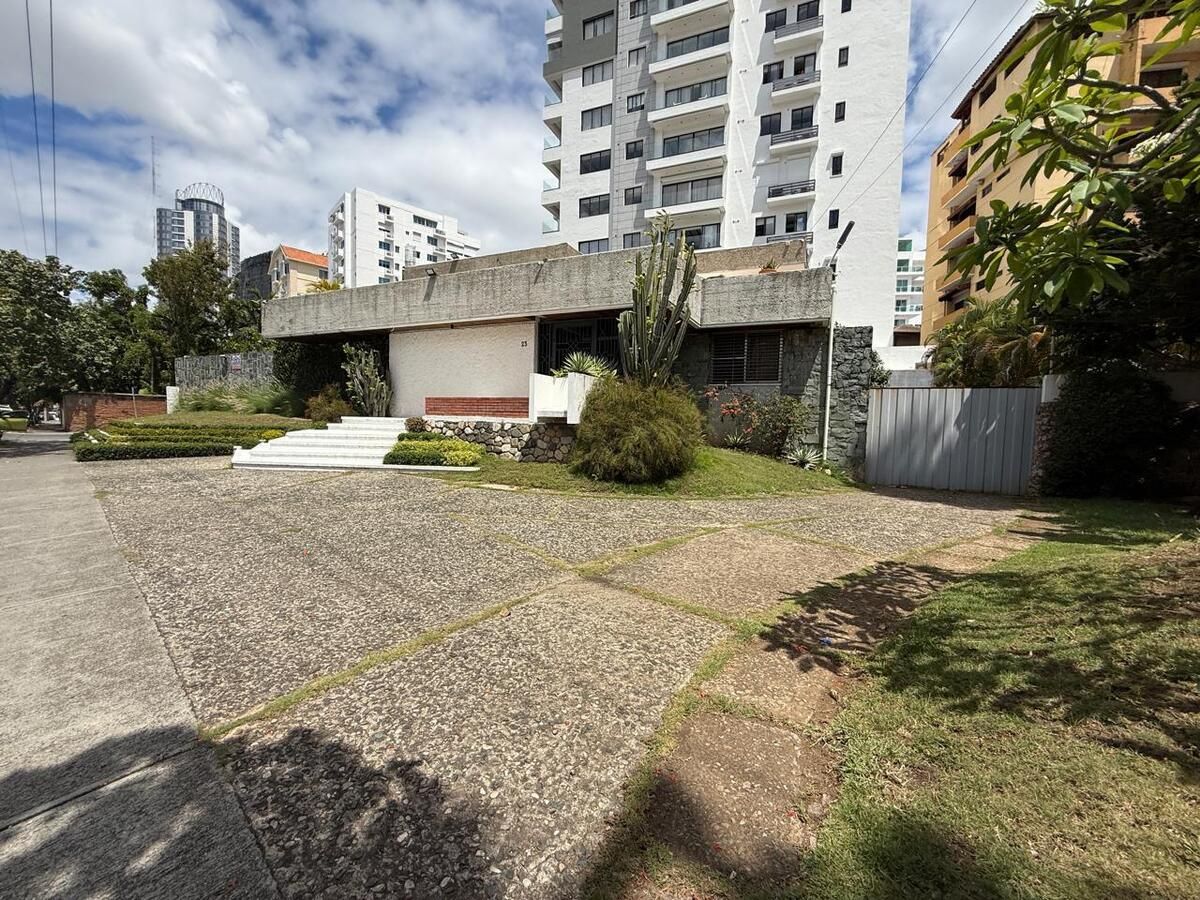 solares y terrenos - Solar en Naco Av. Principal Se Recibe Bitcoin 0