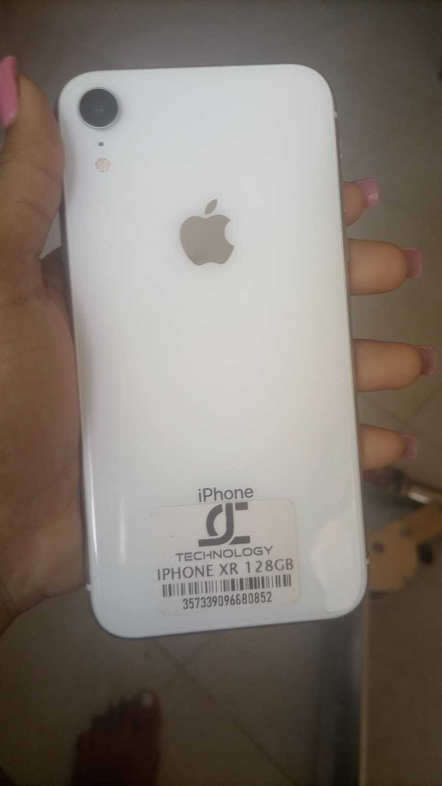 celulares y tabletas - iPhone XR  2