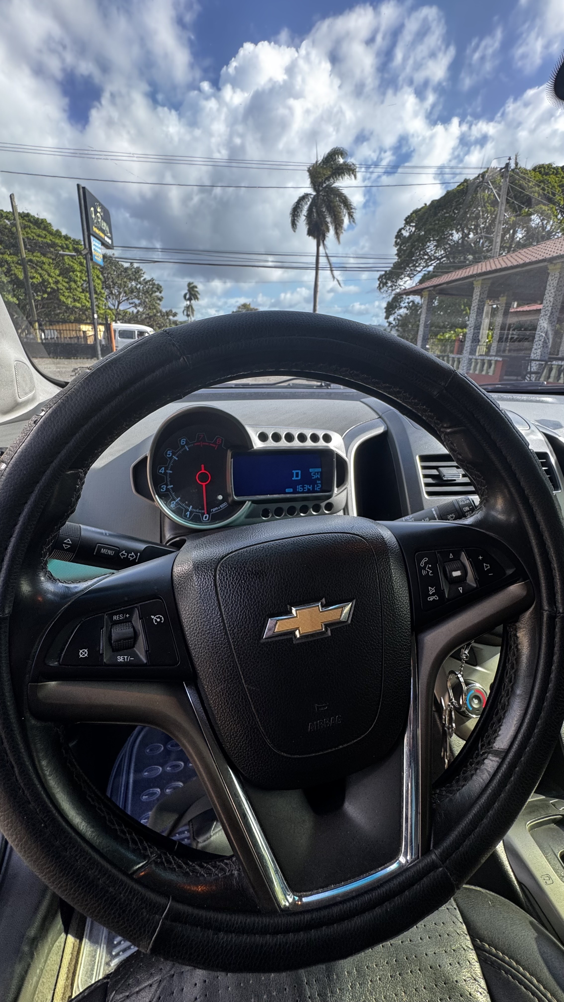 carros - Carro Chevrolet sonic 2013  2