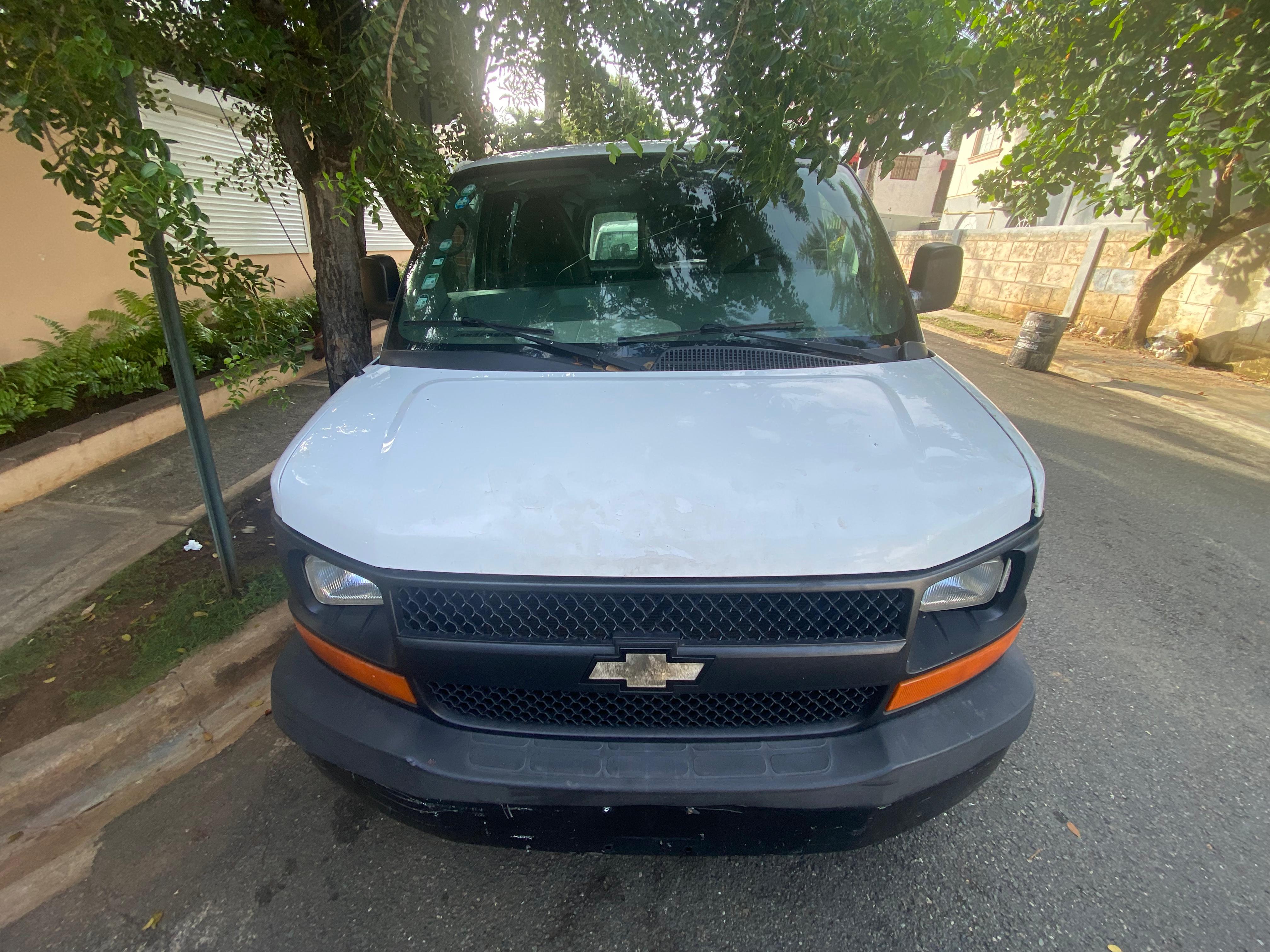 otros vehiculos - Vendo Chevrolet Express - Financiamient Disponible 5
