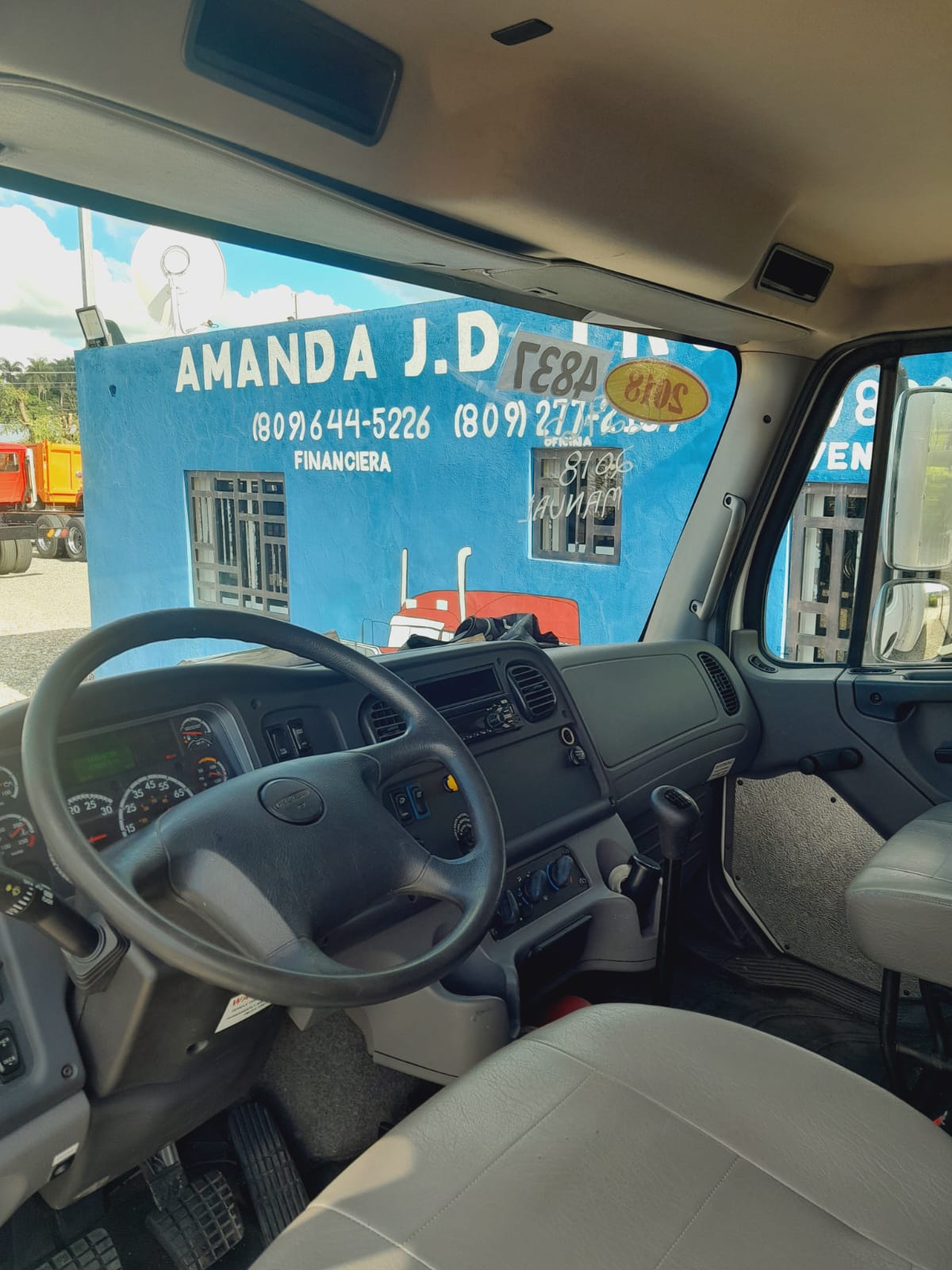 camiones y vehiculos pesados - FREIGHTLINER M2 106 AÑO 2018 3