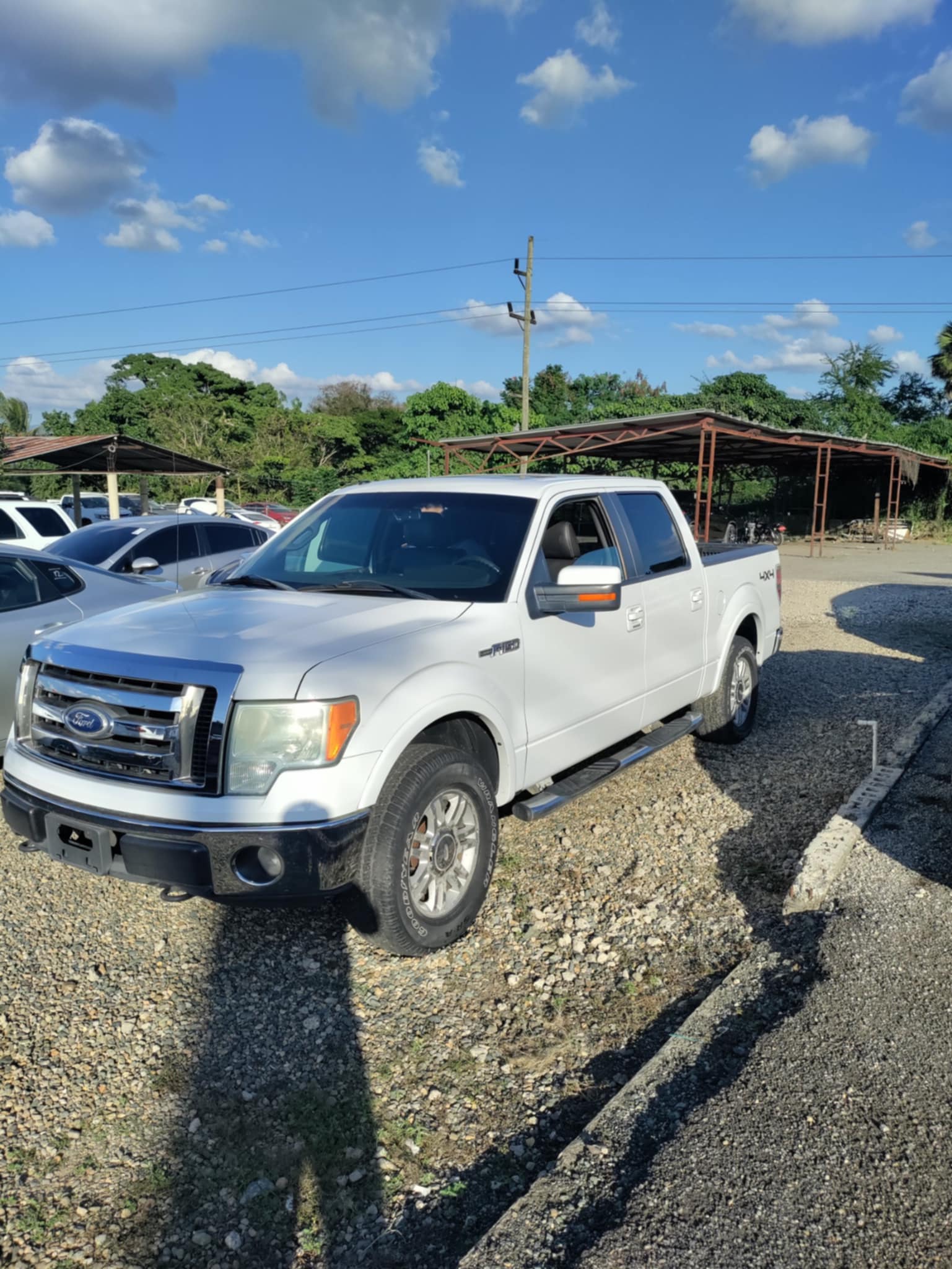 camiones y vehiculos pesados - ford f150 2010 con 83,000 millas en exelentes cond 2