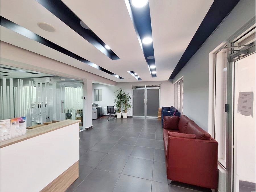 oficinas y locales comerciales - Local céntrico y comercial  6