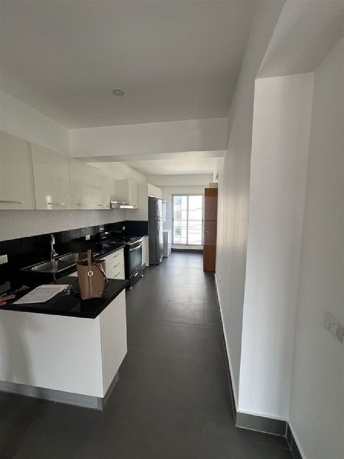 apartamentos - Apartamento en Piantini de 2 habitaciones Piso 8 9