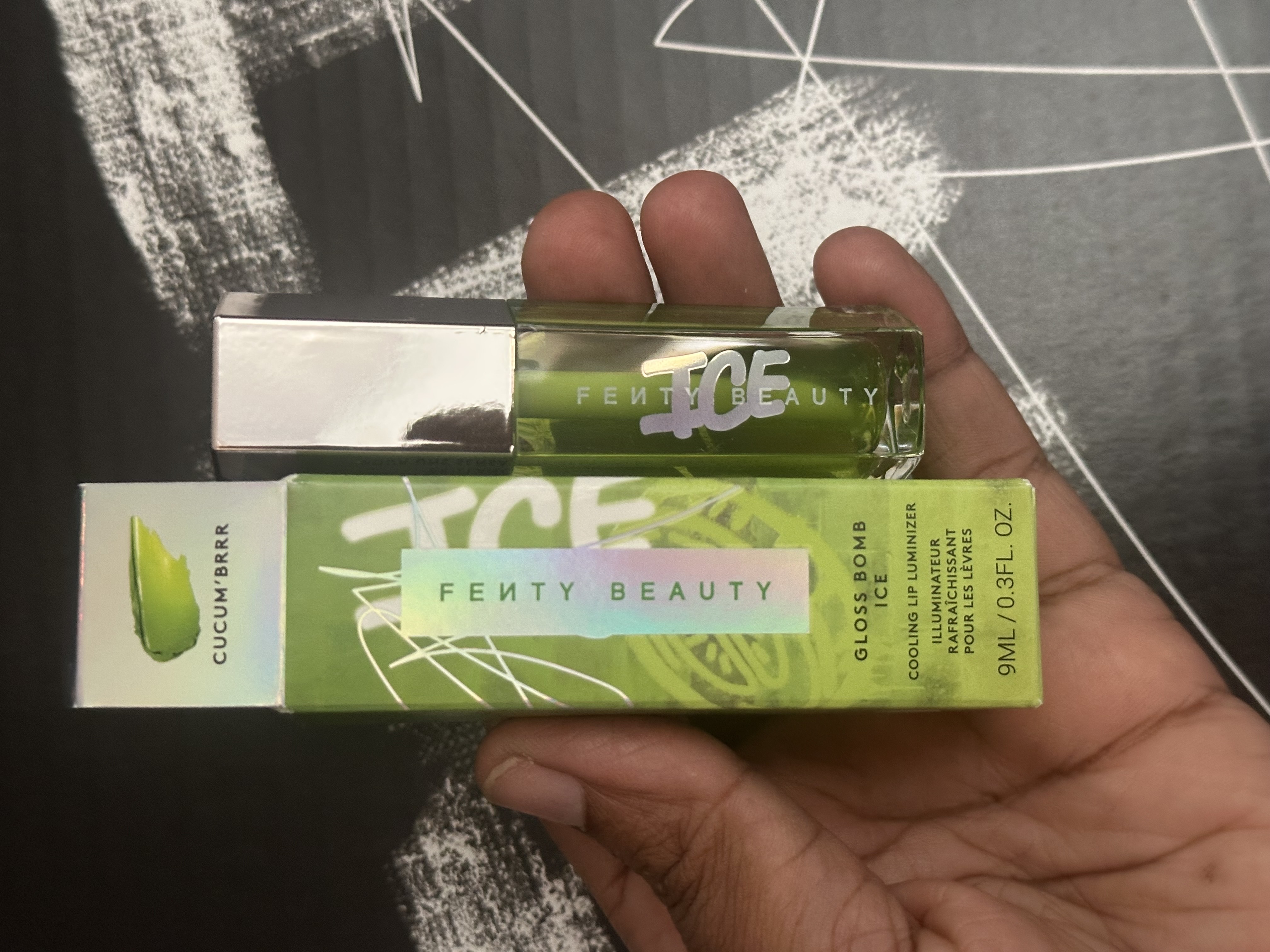 salud y belleza - Brilla con gloss original de Fenty Beauty 1