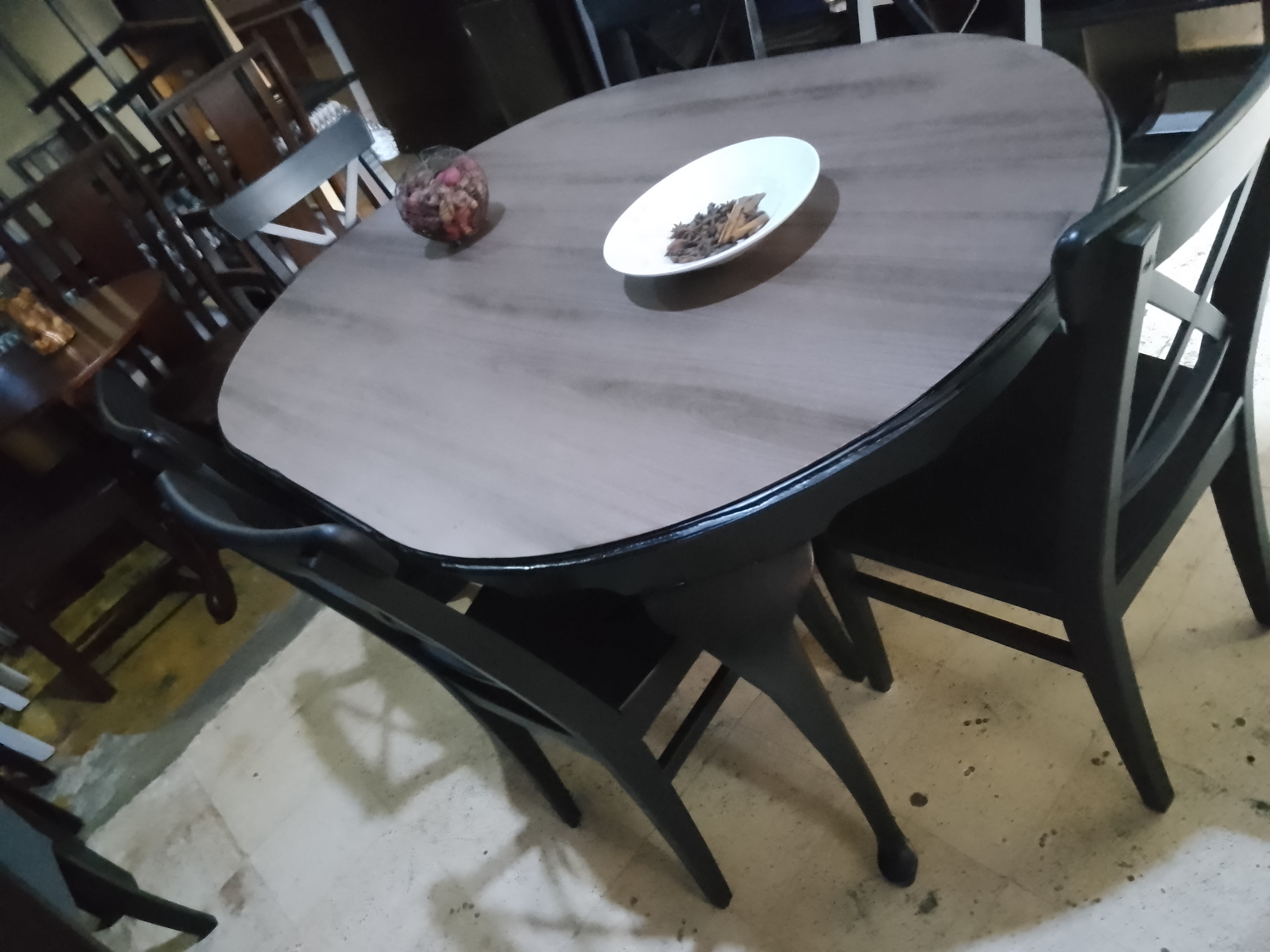 muebles y colchones - comedor usado 6 sillas importados ni roto ni flojo bien de pintura 