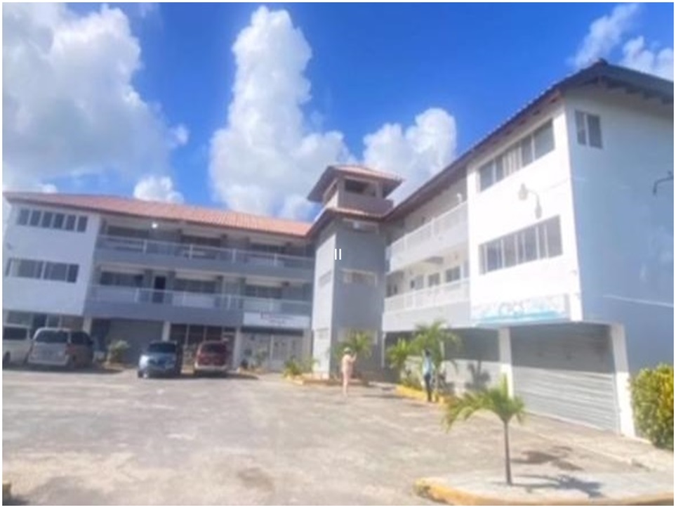 oficinas y locales comerciales - Local Comercial de 485 Mts2 en BAVARO, 10 ESPACIOS