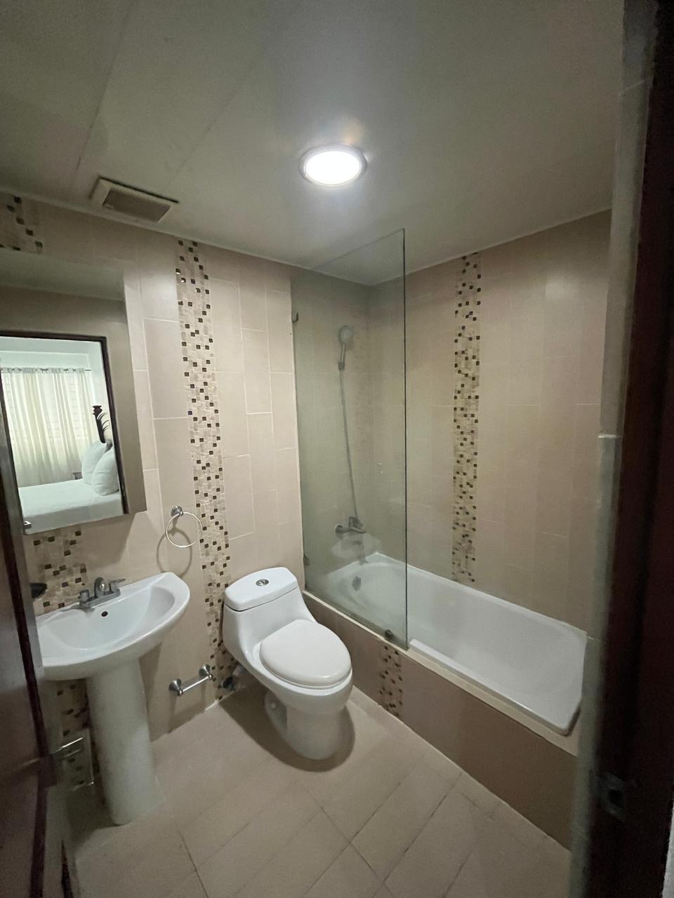 apartamentos - ALQUILO MODERNO APARTAMENTO AMUEBLADO en Bella Vista!
 7