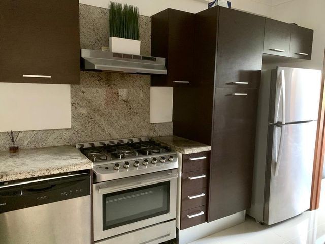 apartamentos - Apartamento amueblado en venta #24-1054 Evaristo Morales, piso medio, 2 dormit. 2