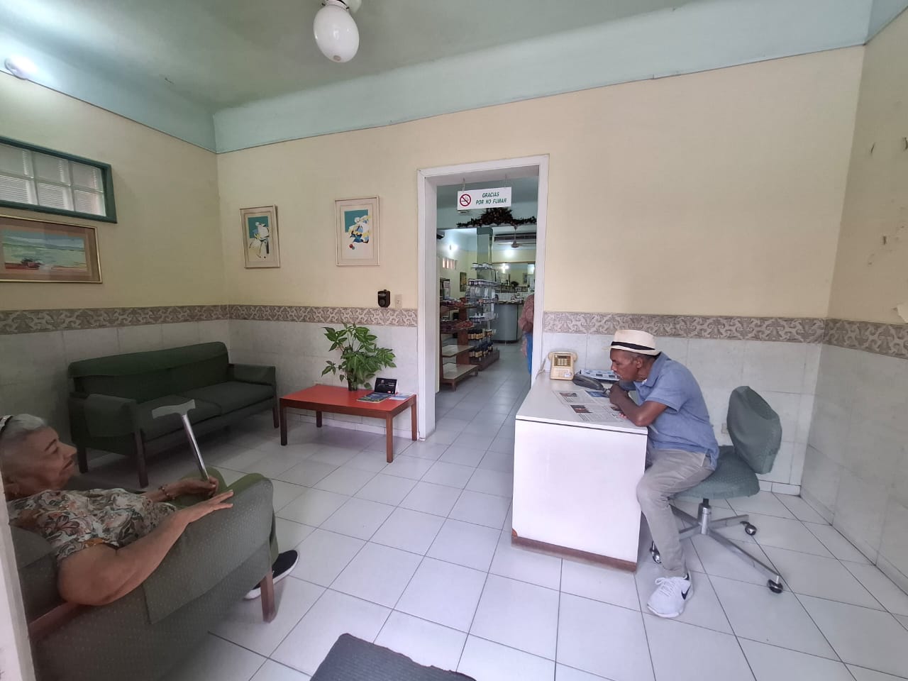 casas - Casa y local comercial en Zona Universitaria  6