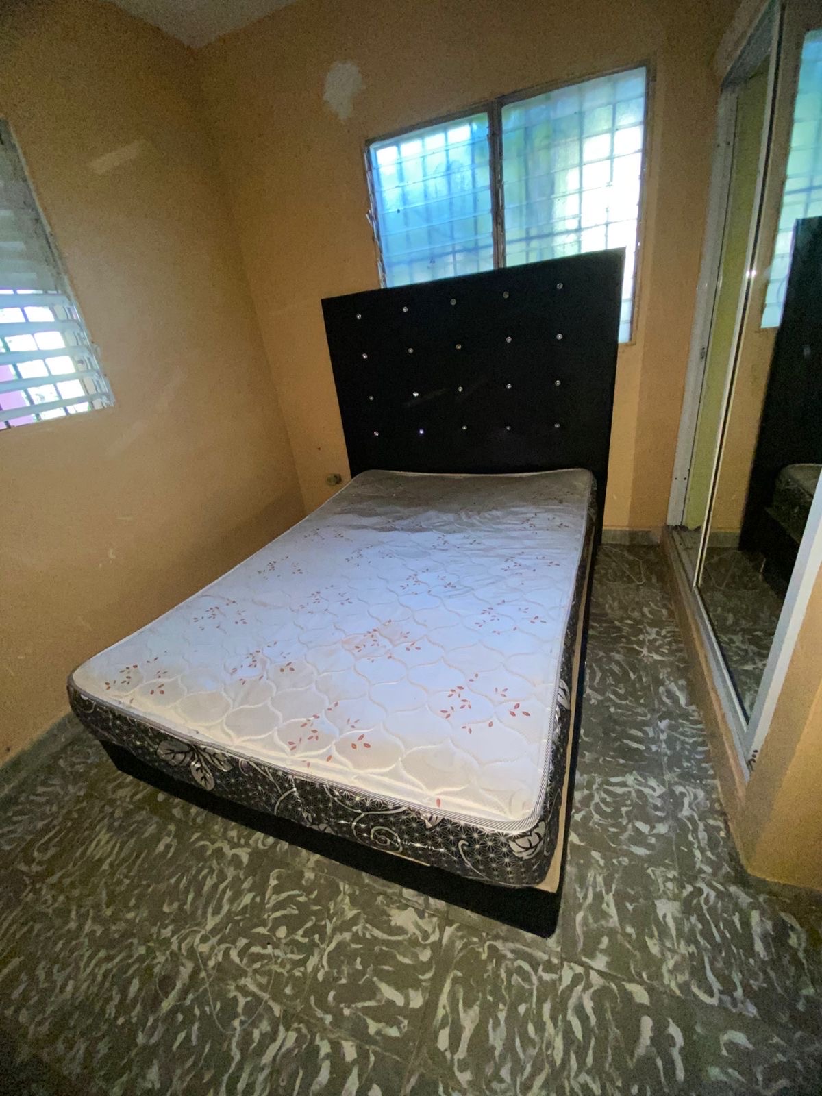 muebles y colchones - Base de 54, regalo colchón y espaldar 2