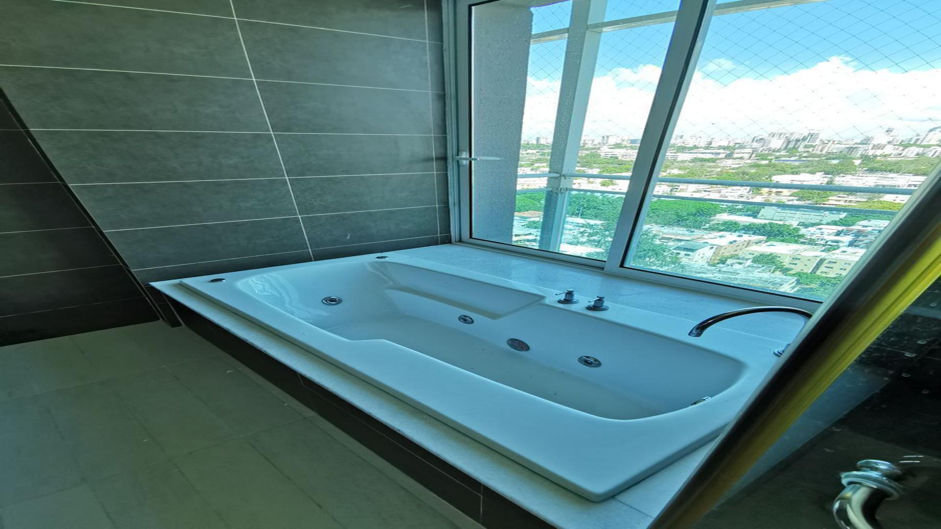 apartamentos - Apartamento de 3 habitaciones moderno frente al mar, Malecon 13