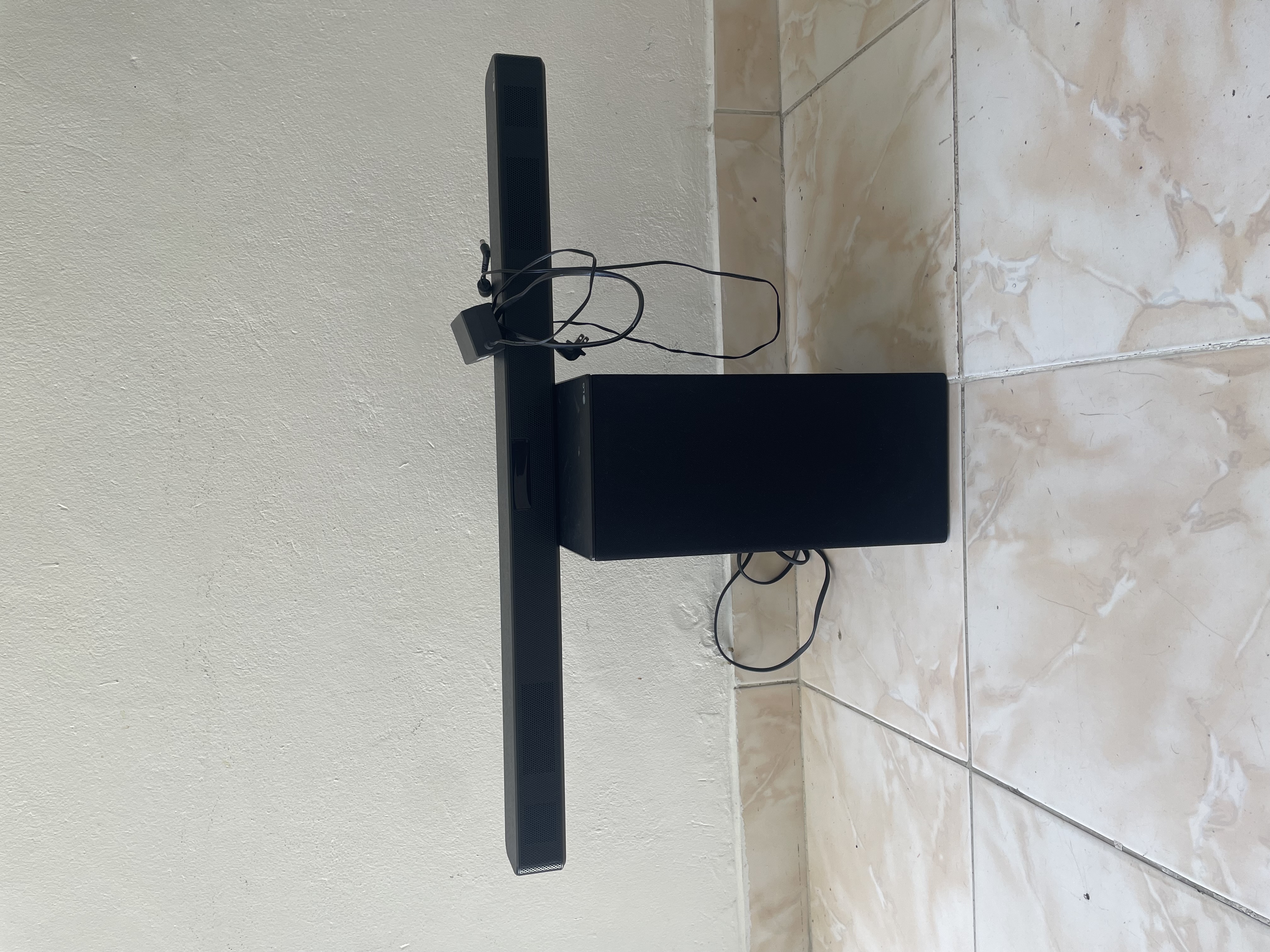 otros electronicos - SoundBar LG nuevo 2.1 canales de audio  1
