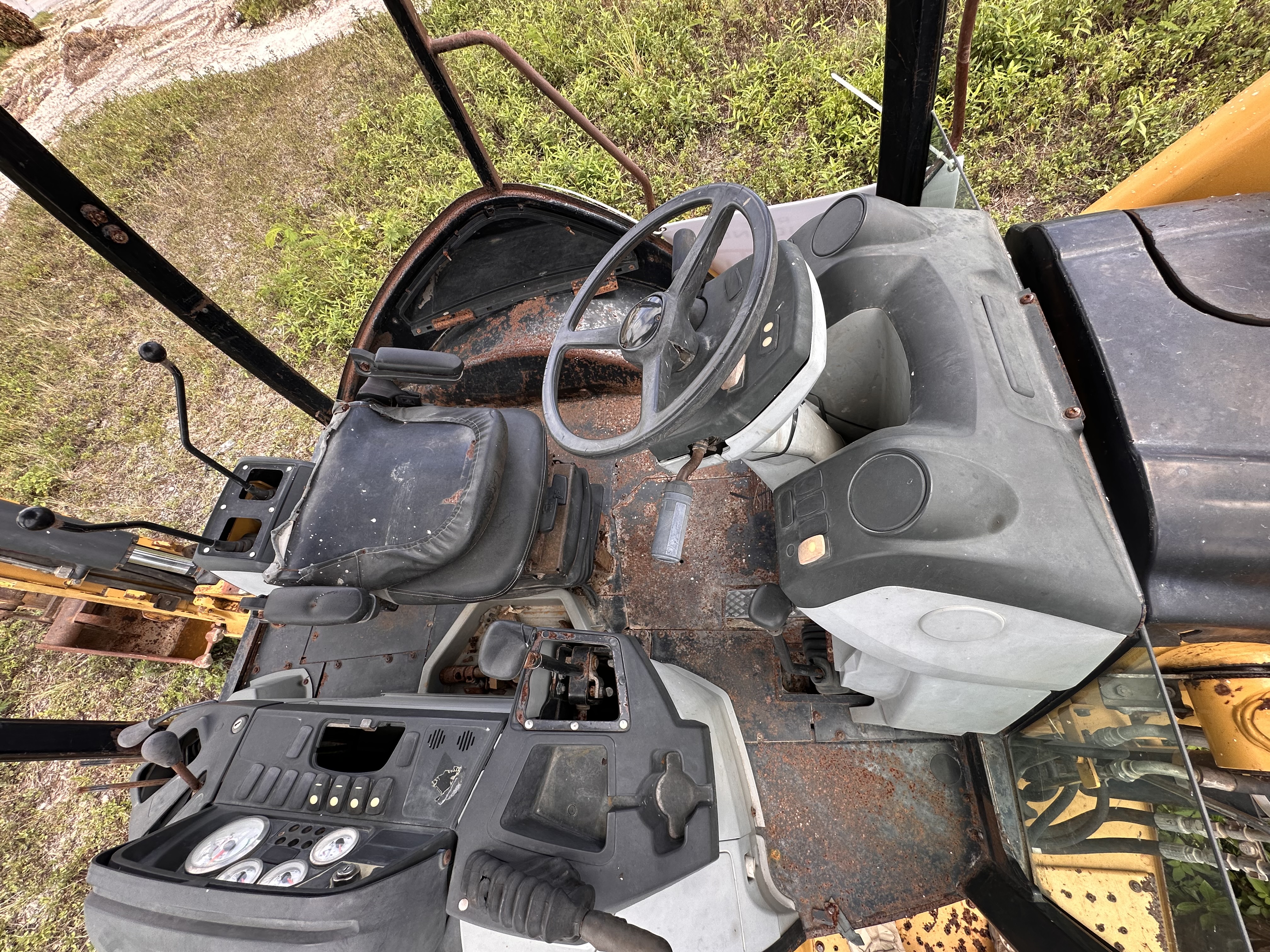 camiones y vehiculos pesados - Venta de retro pala Caterpilar usada 2