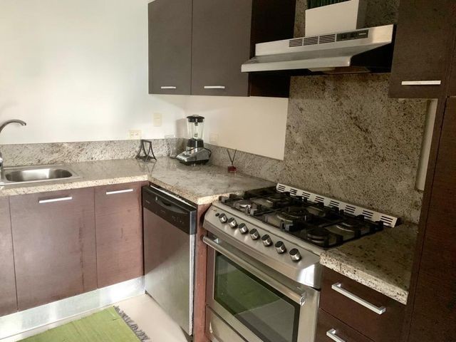 apartamentos - Apartamento amueblado en venta #24-1054 Evaristo Morales, piso medio, 2 dormit. 3