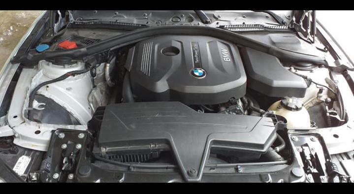 carros - BMW 318i Sportline 2017 8