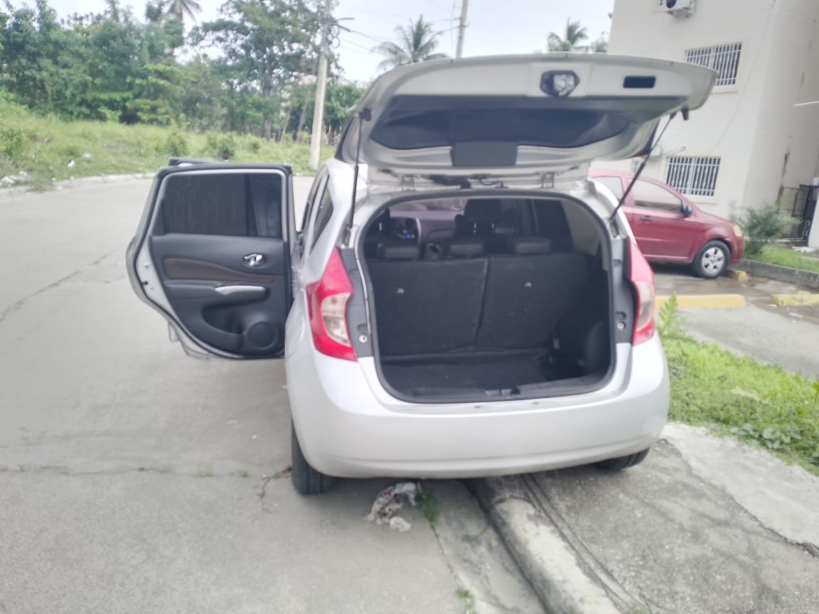 carros - Nissan Note  Medalist 2017 1