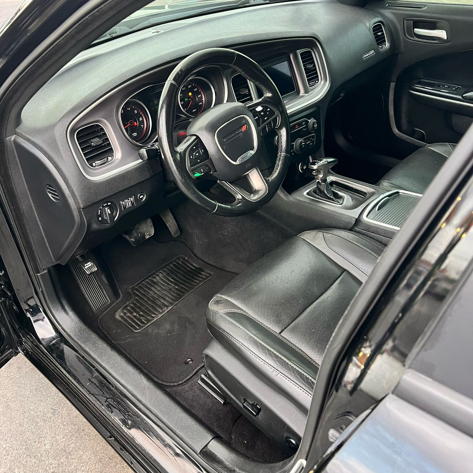 carros - Dodge Charger SXT 2019 7