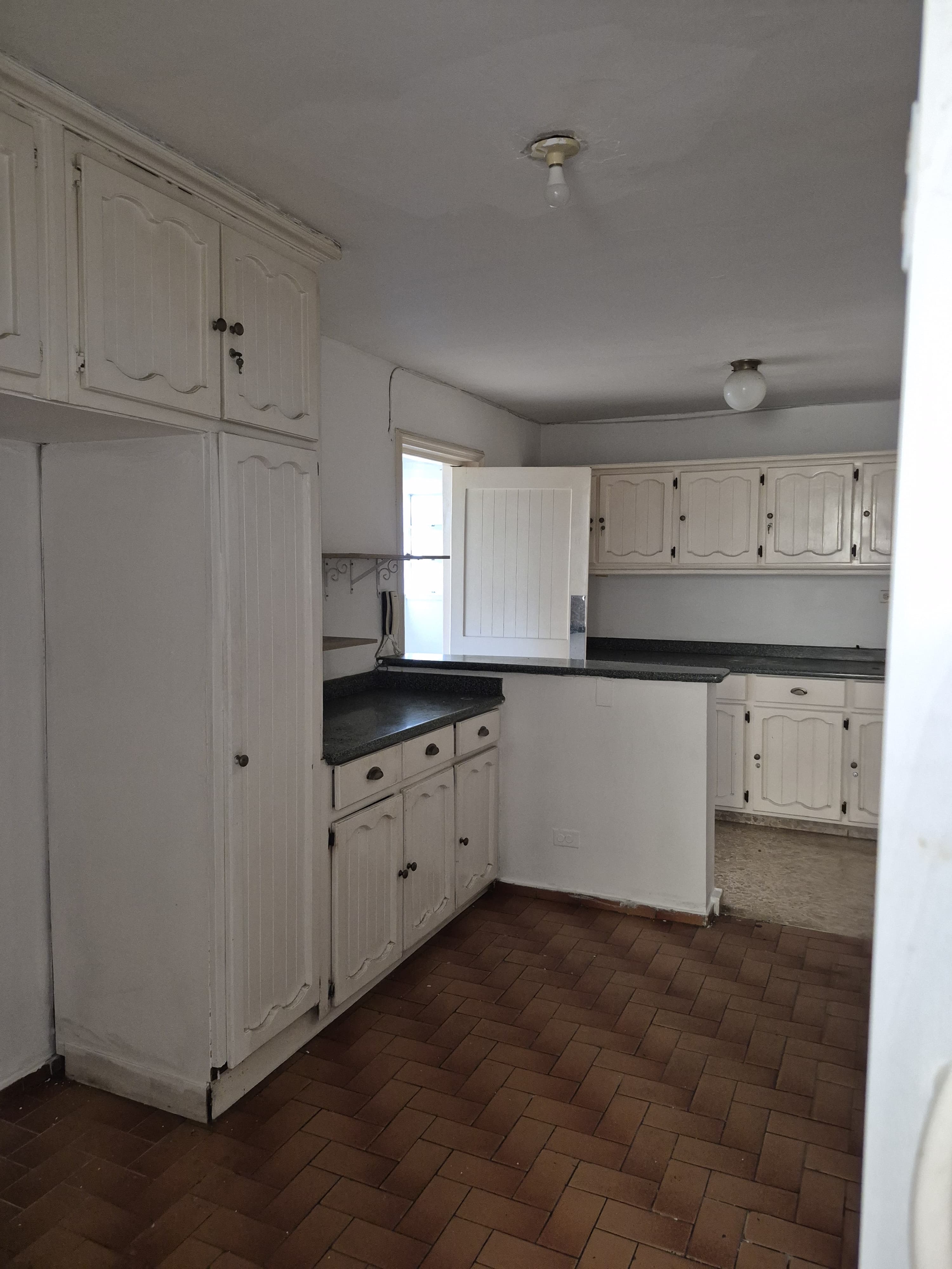 apartamentos - *OFERTA* Av. Anacaona  Apartamento Clasico 3 Hab,2 5