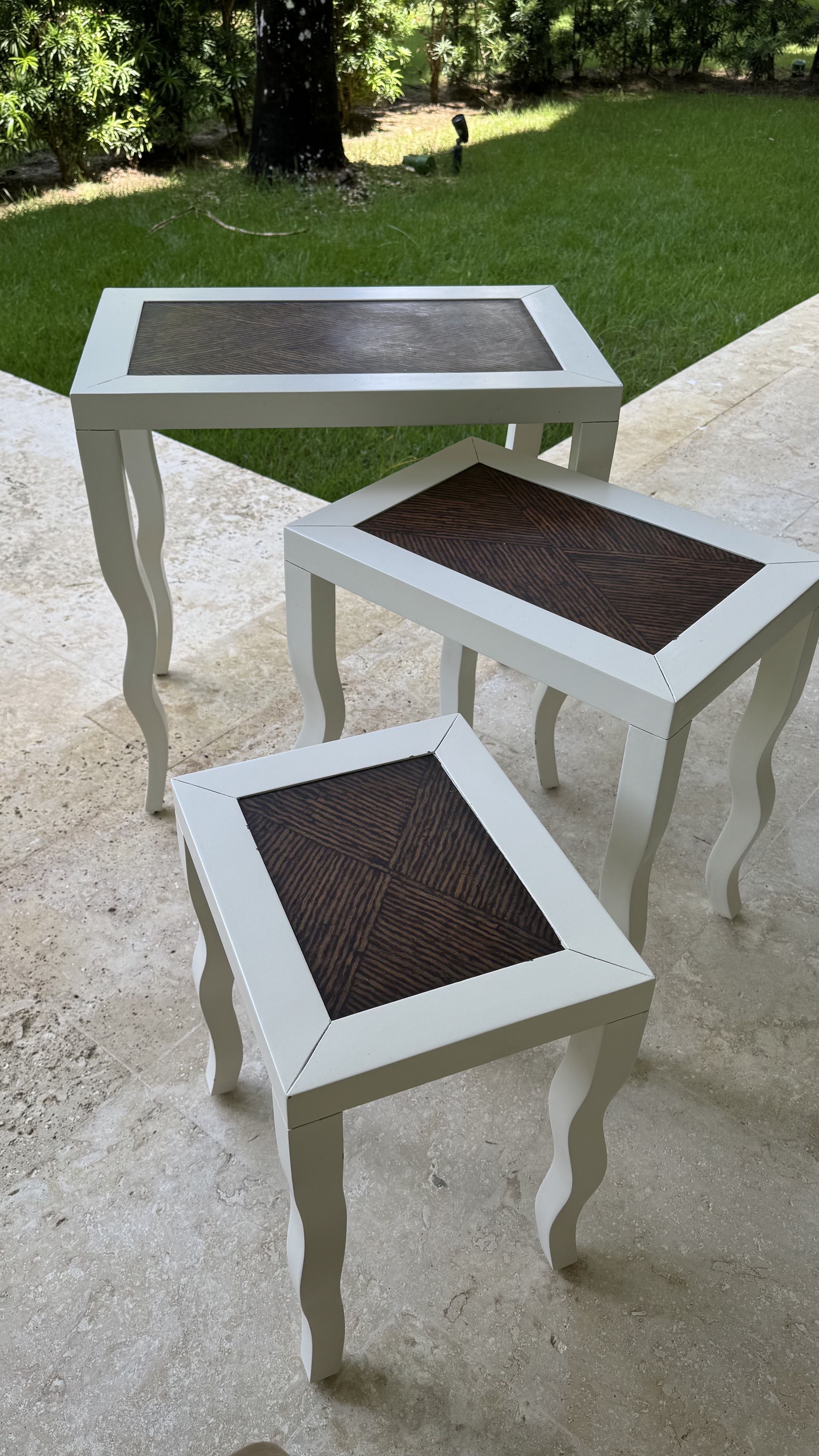 decoración y accesorios - Juego de mesas en caoba  0