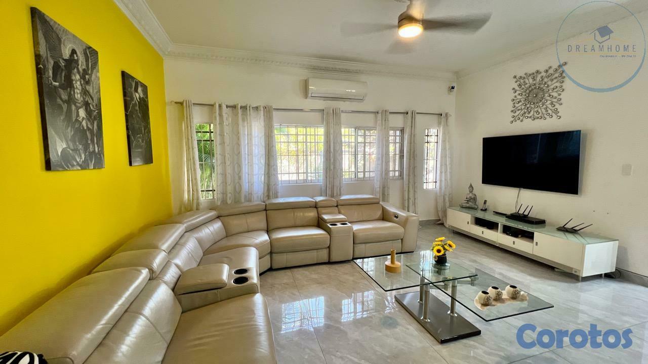 casas - Casa en La Castellana de dos niveles   ID 3168 3