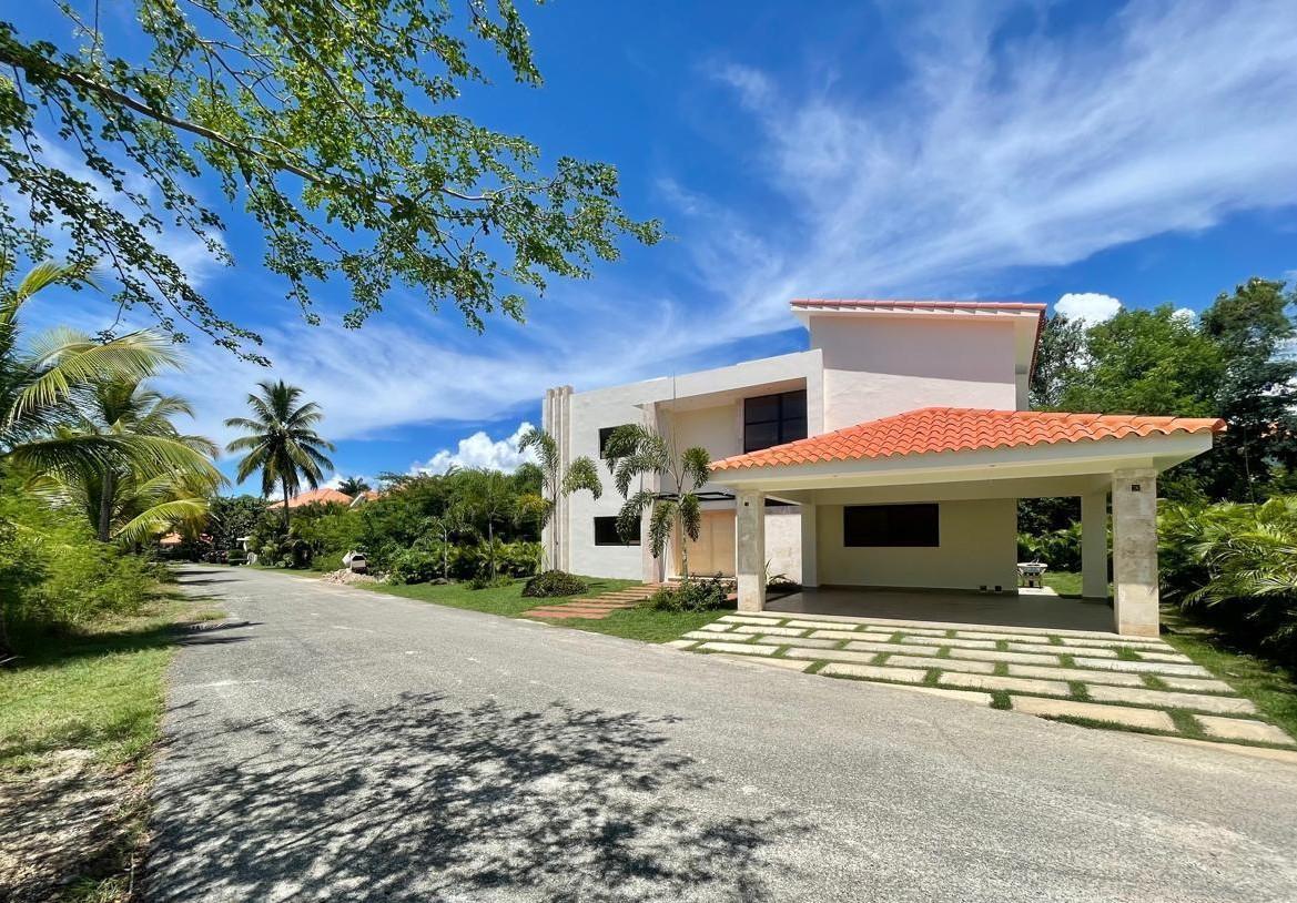 casas vacacionales y villas - IMPRESIONANTE VILLA EN JUANDOLIO METRO COUNTRY CLUB 0