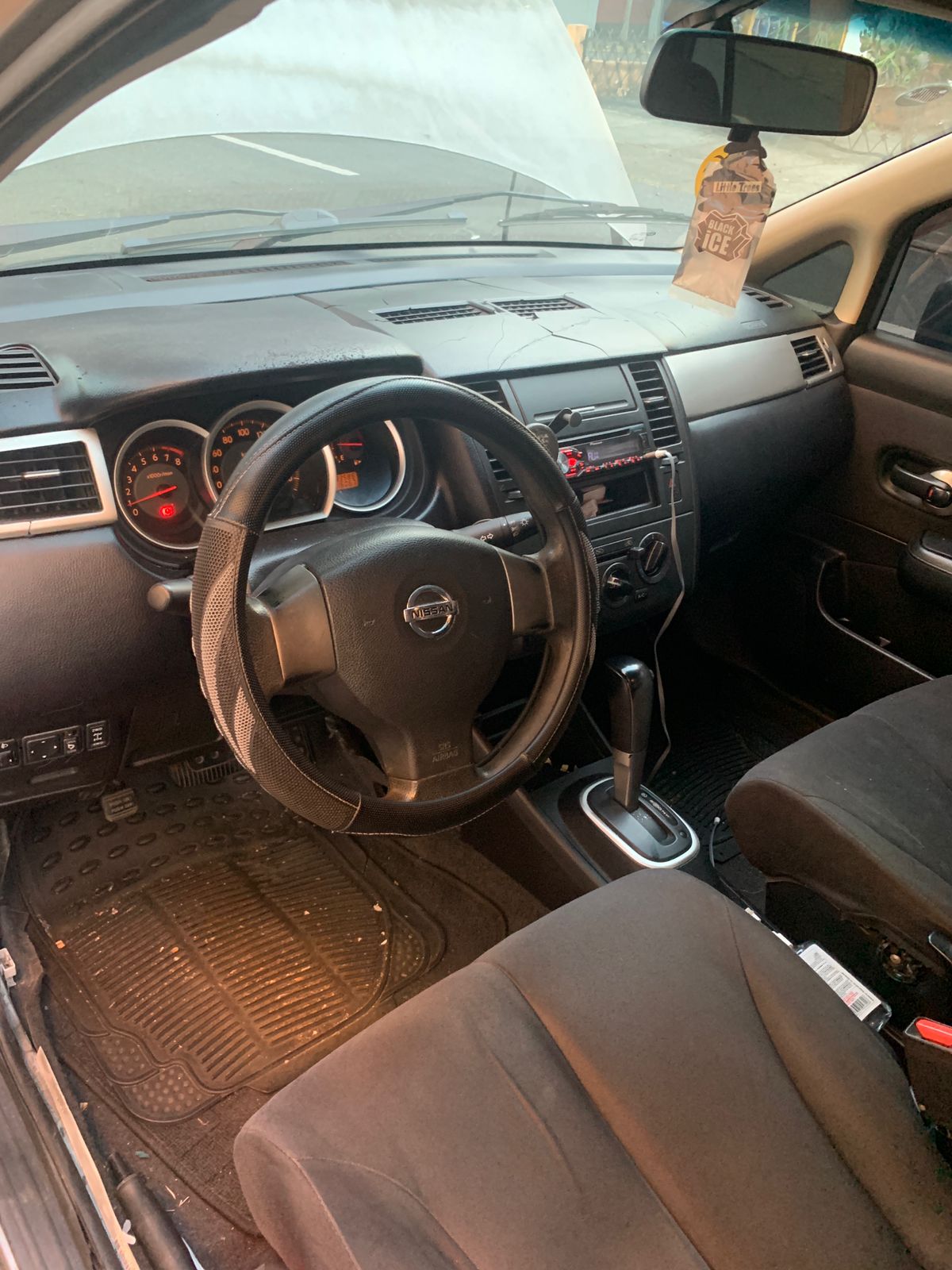 carros - Nissan Tiida 2009 6