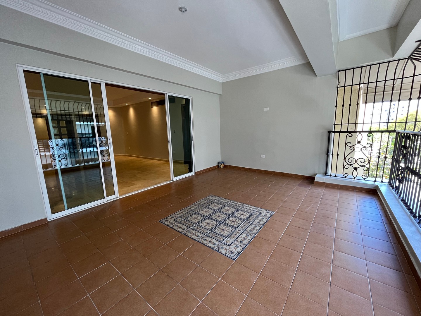 apartamentos - Apartamento En Alquiler En Piantini De Tres Habitaciones + Estudio 7