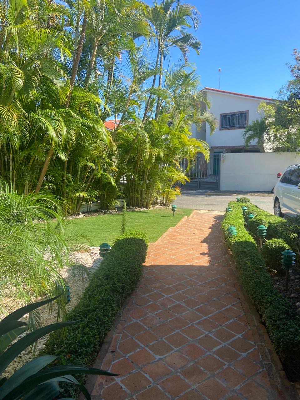 casas - venta de casa en cuesta hermosa III con piscina Distrito nacional Santo Domingo  1