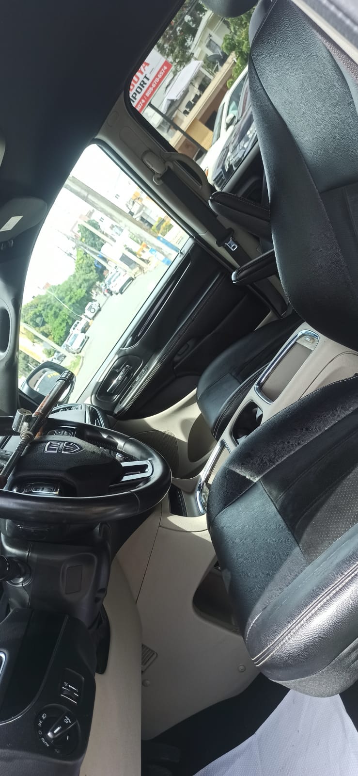 jeepetas y camionetas - DODGE GRAND CARAVAN SXT 2018 4