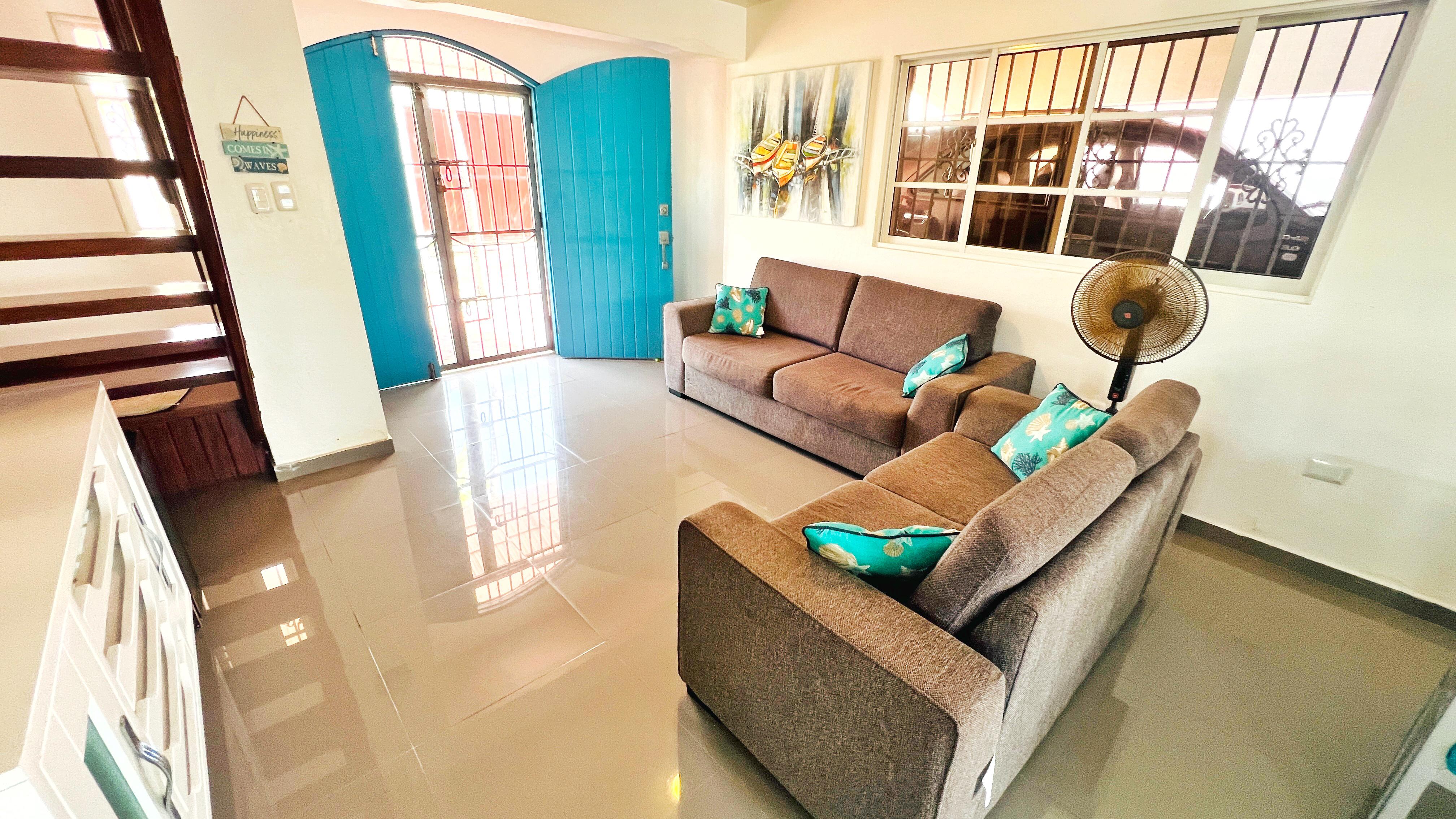 casas vacacionales y villas - Villa en Venta en Juan Dolio a paso de la Playa 2